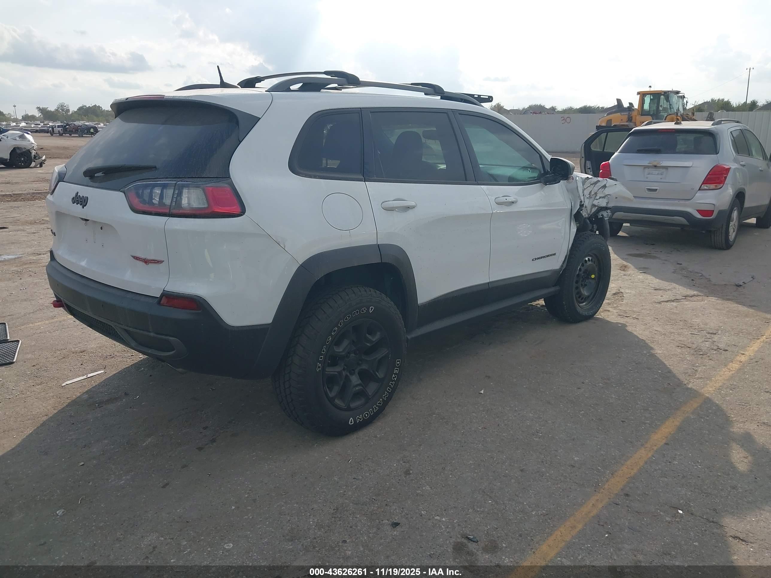 JEEP CHEROKEE image 4