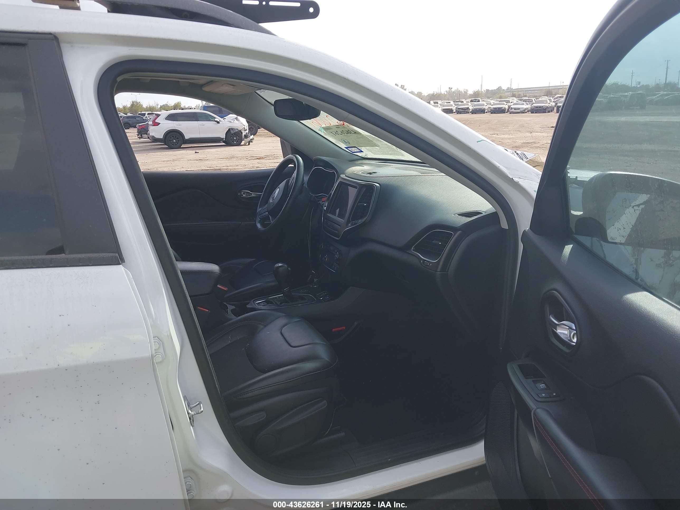 JEEP CHEROKEE image 5