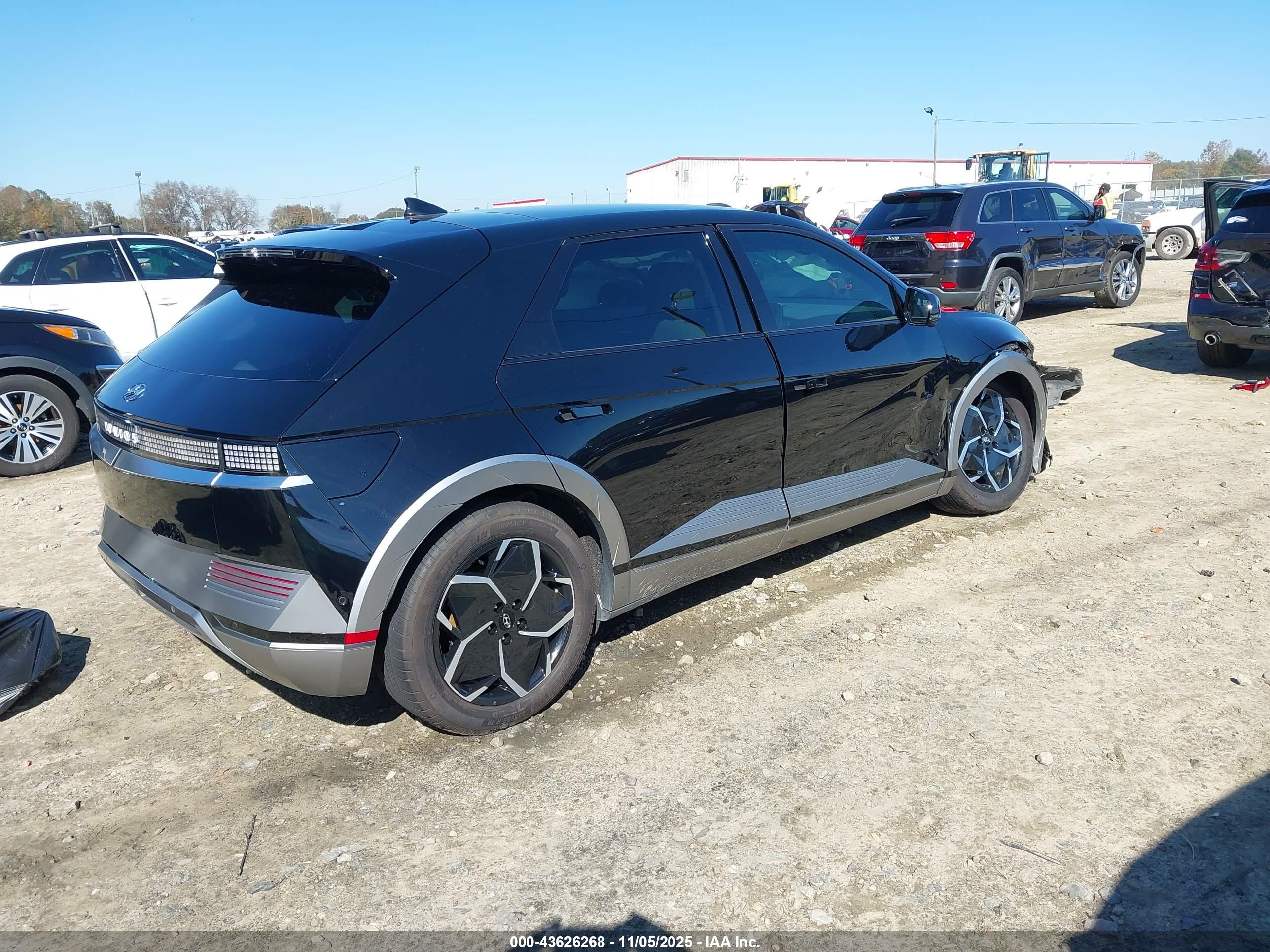HYUNDAI IONIQ image 4