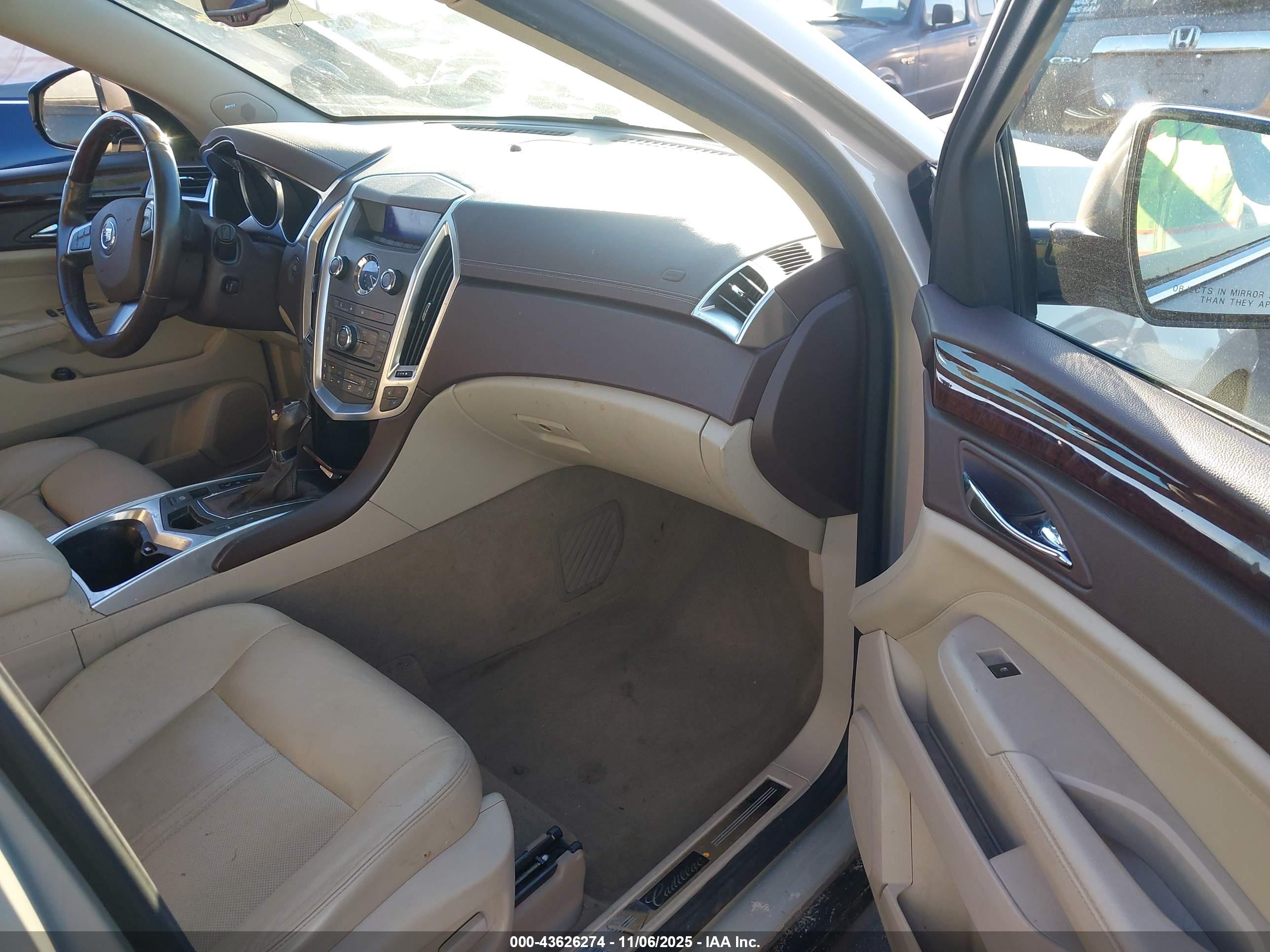 CADILLAC SRX image 5