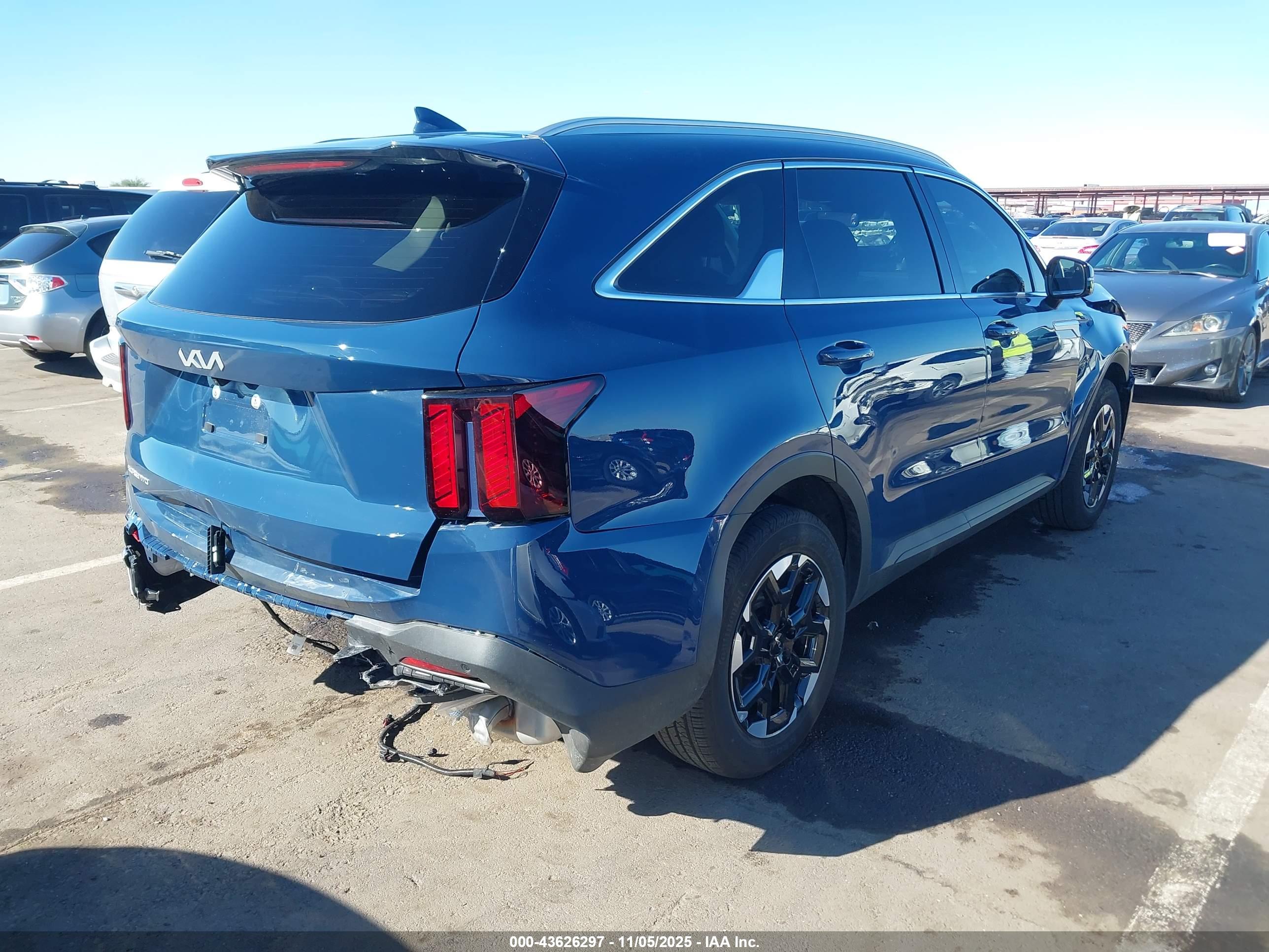 KIA SORENTO image 4