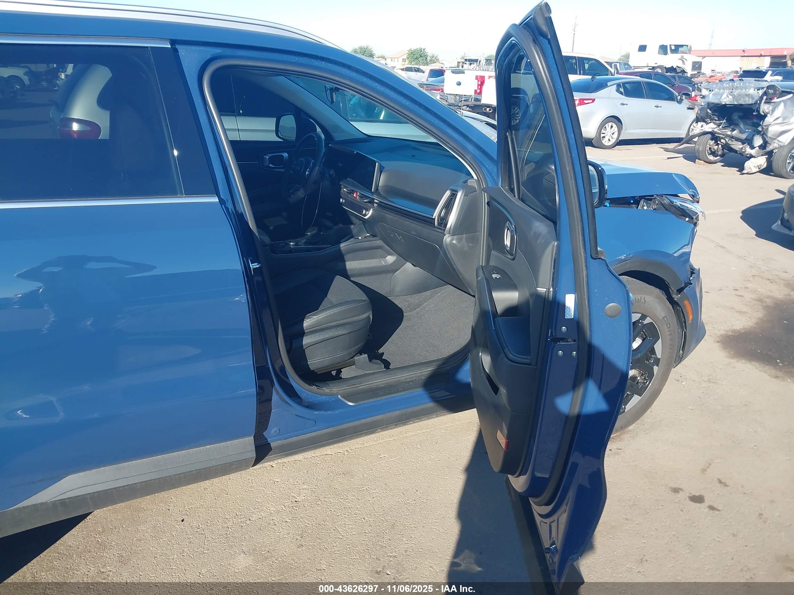 KIA SORENTO image 5