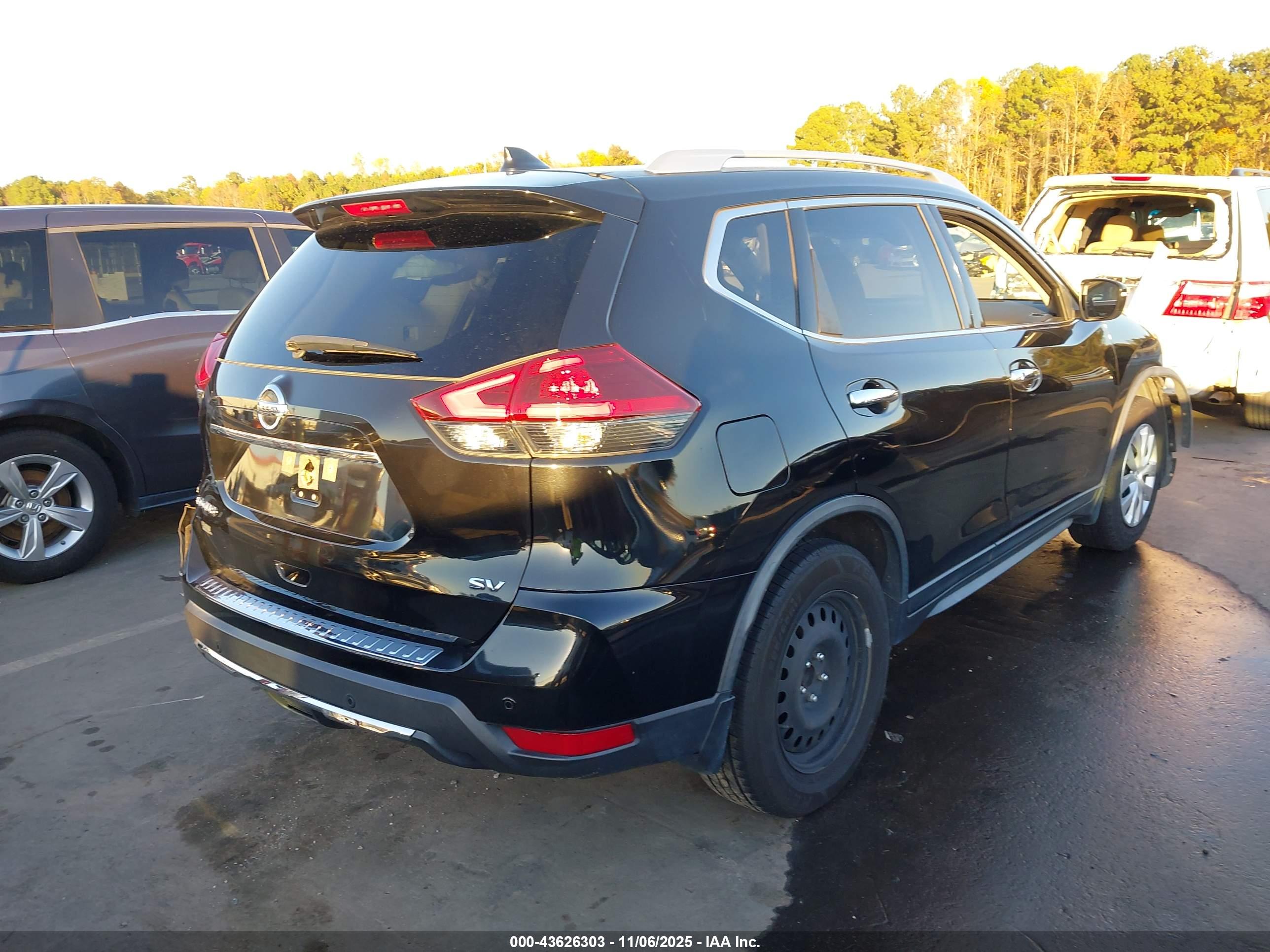 NISSAN ROGUE image 4