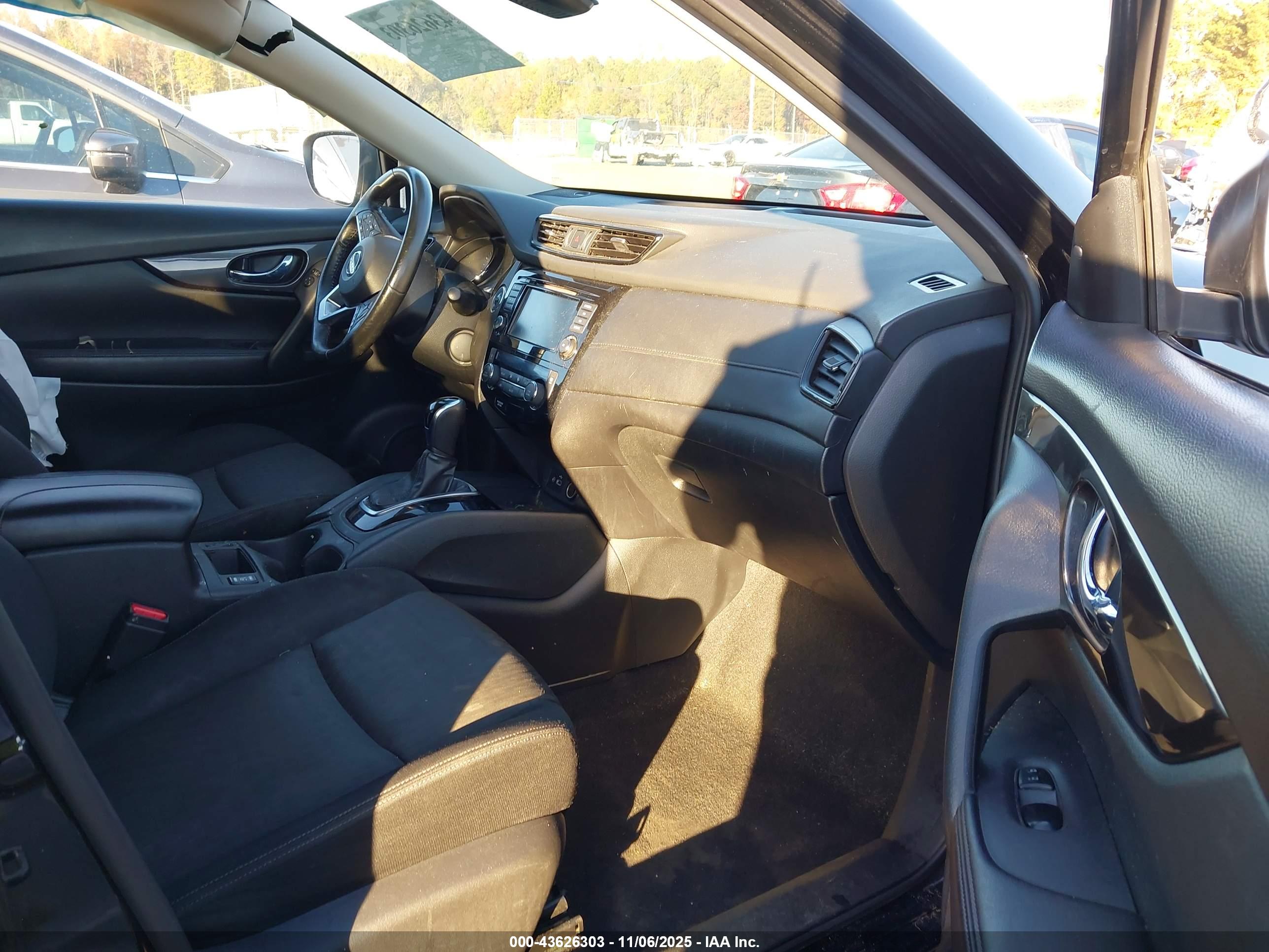 NISSAN ROGUE image 5