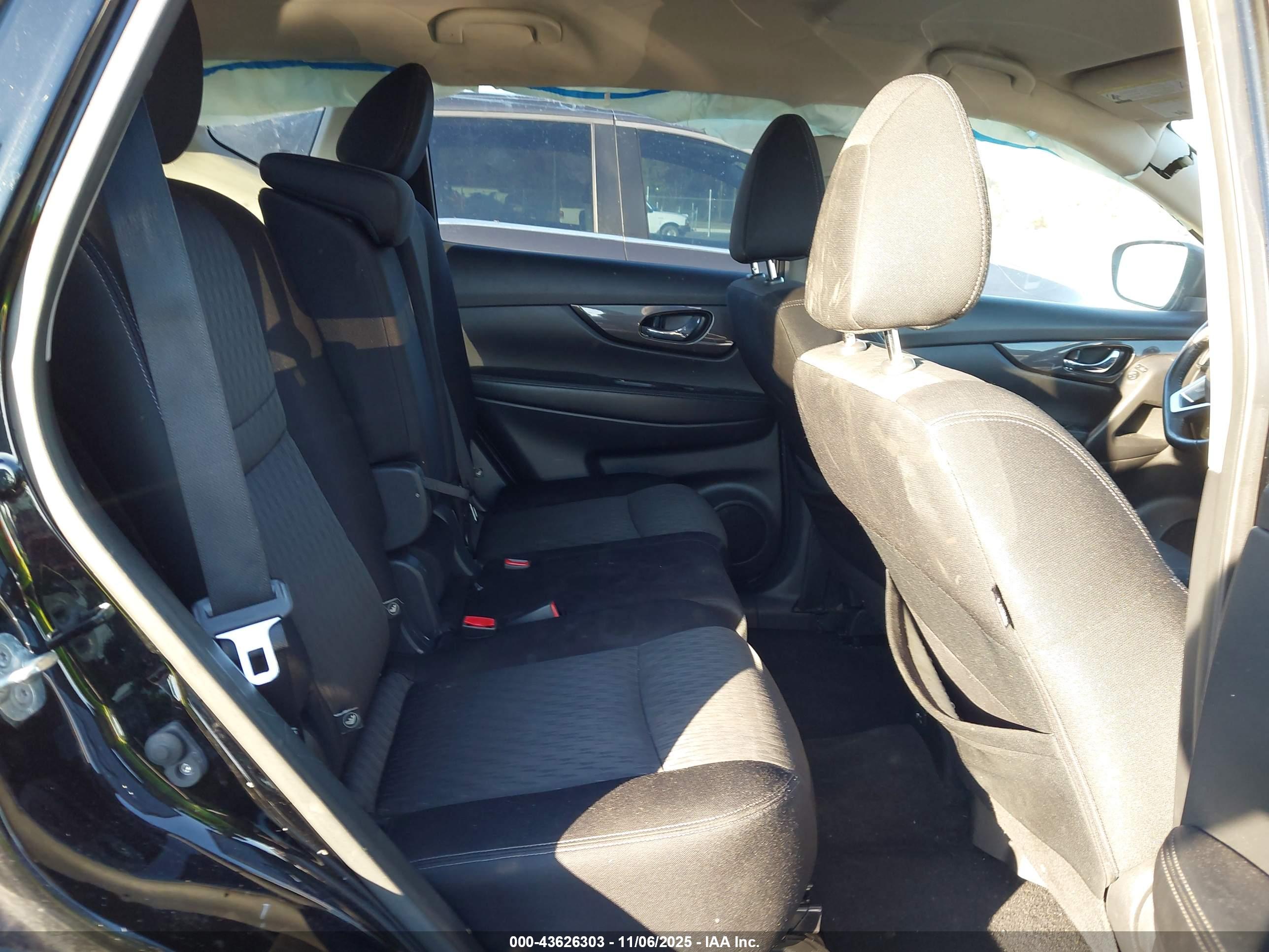 NISSAN ROGUE image 8