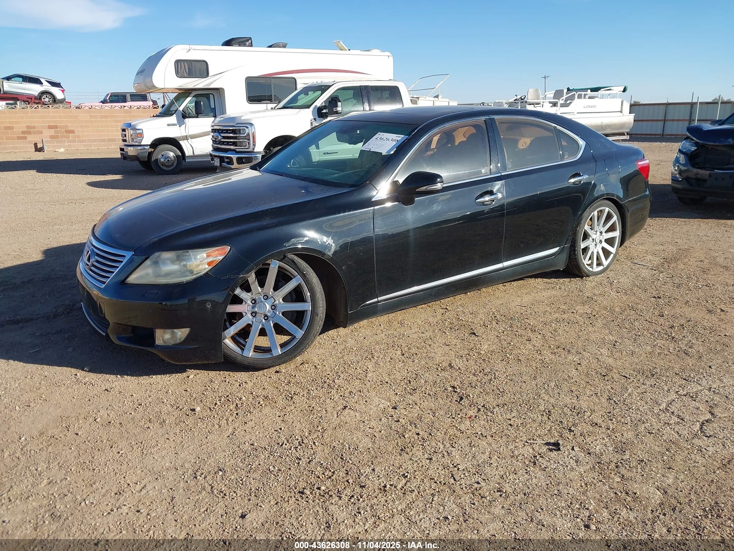 LEXUS LS image 2