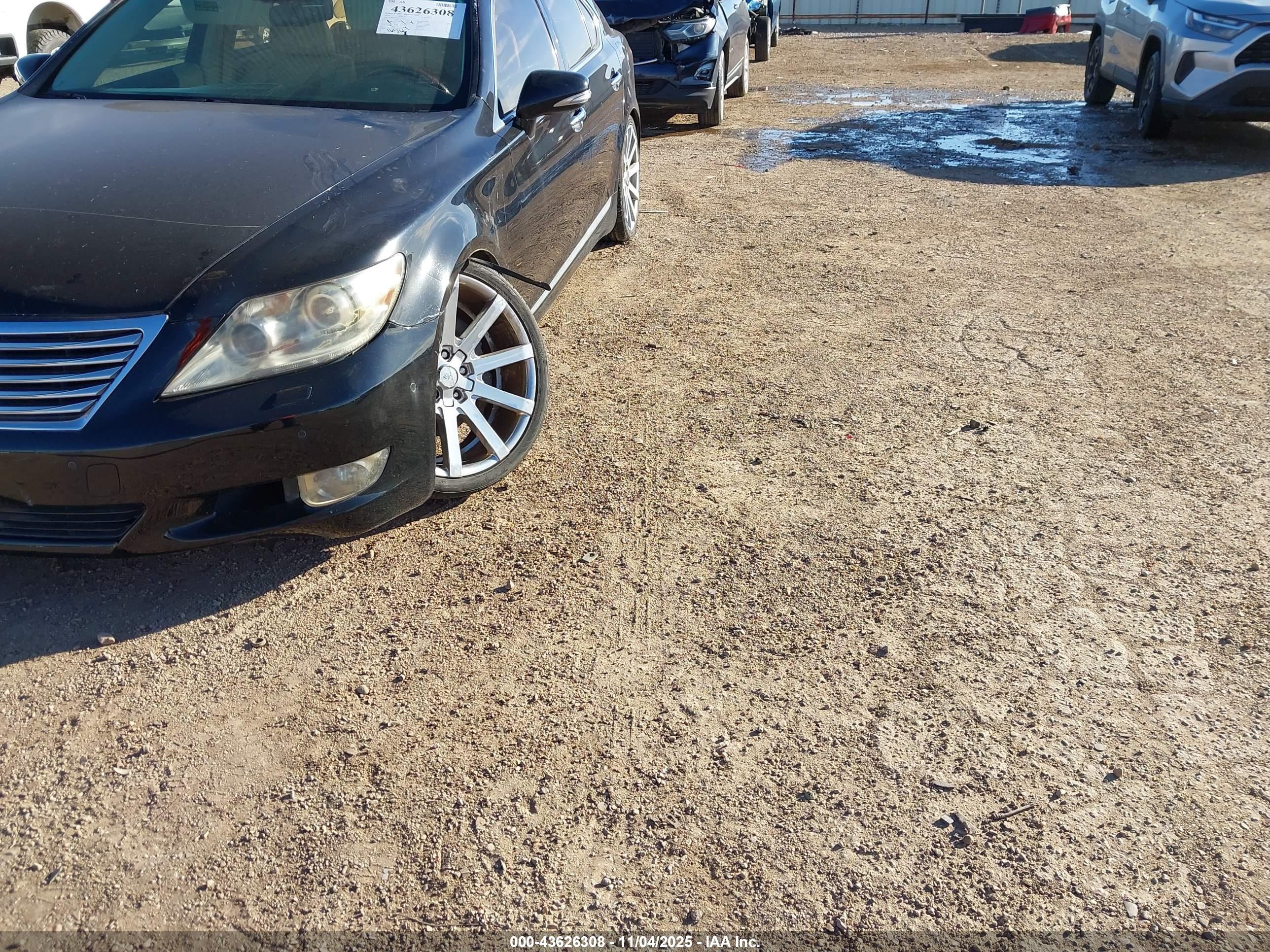 LEXUS LS image 6