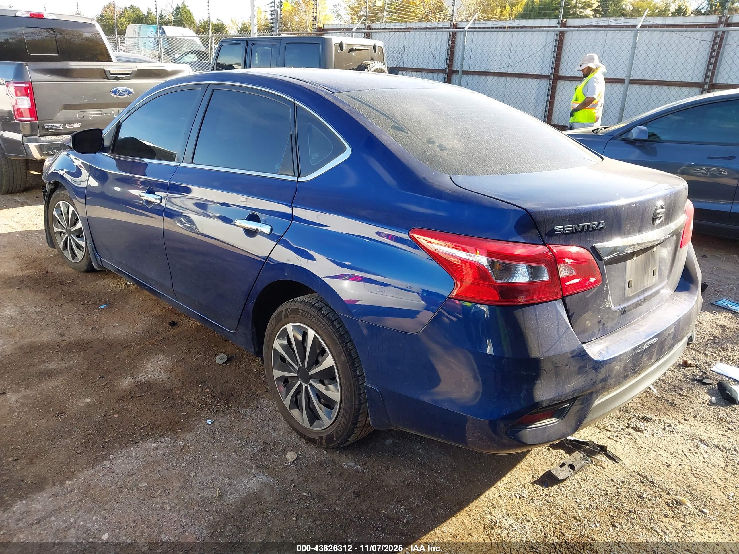 NISSAN SENTRA image 3