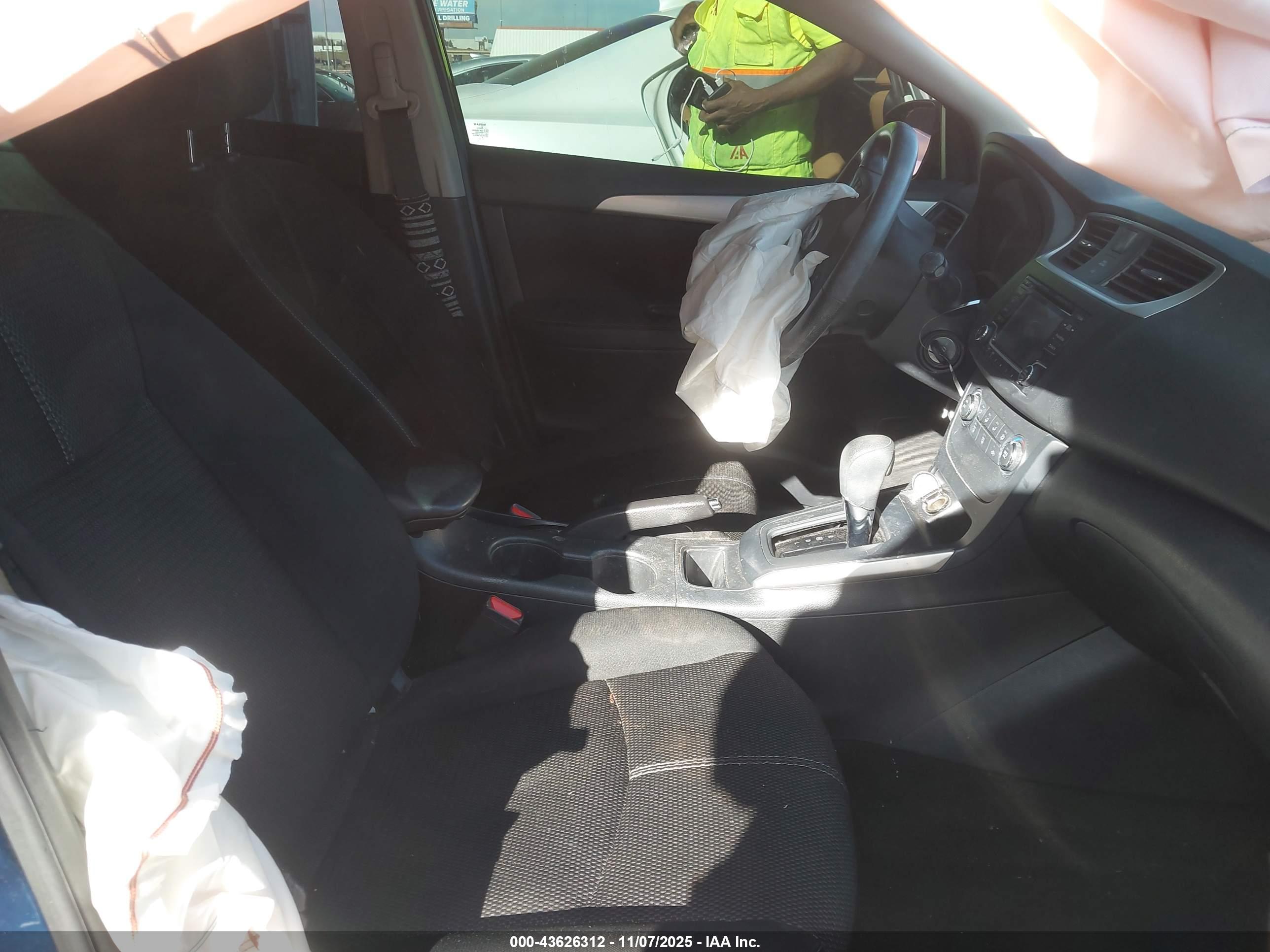 NISSAN SENTRA image 5