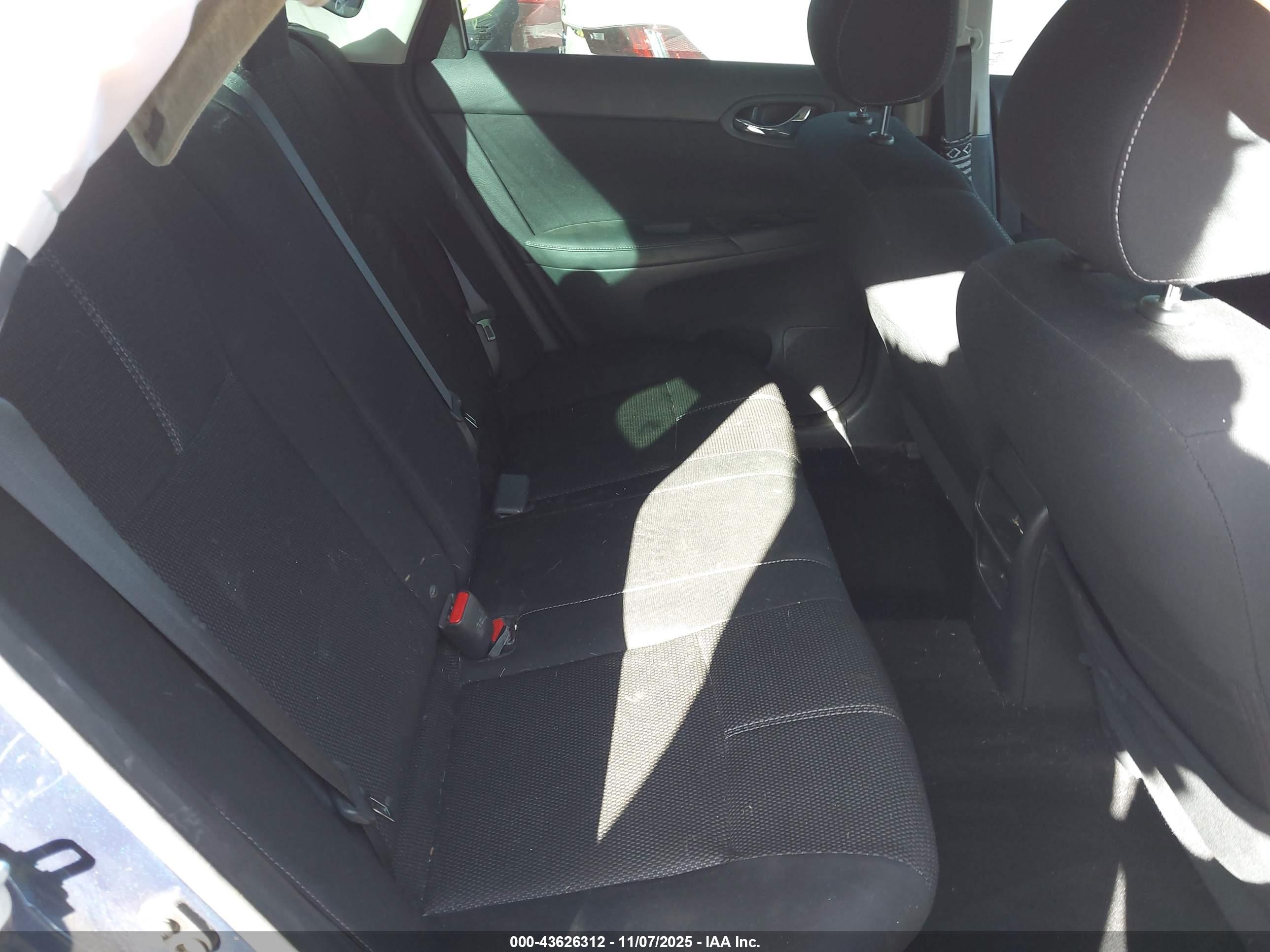 NISSAN SENTRA image 8