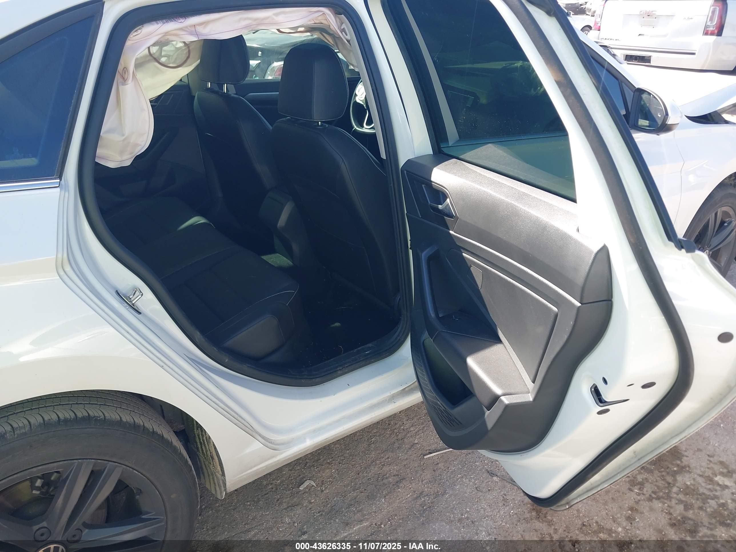 VOLKSWAGEN JETTA image 8