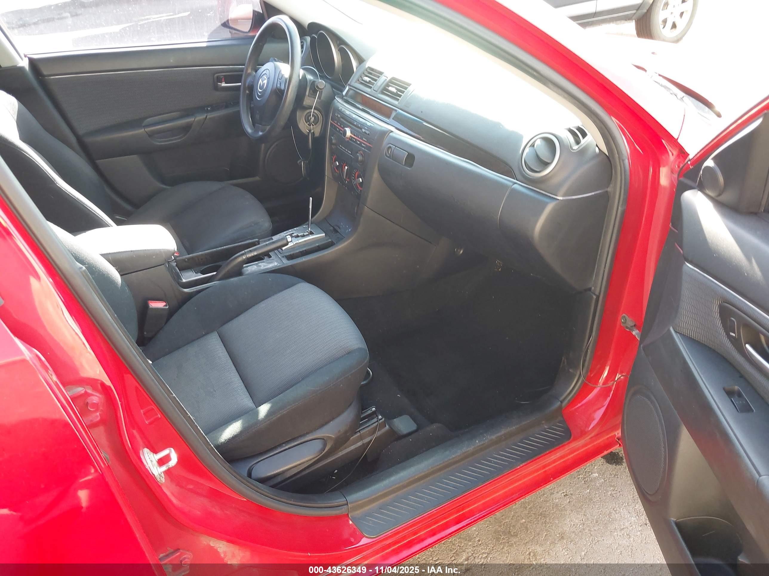 MAZDA MAZDA3 image 5