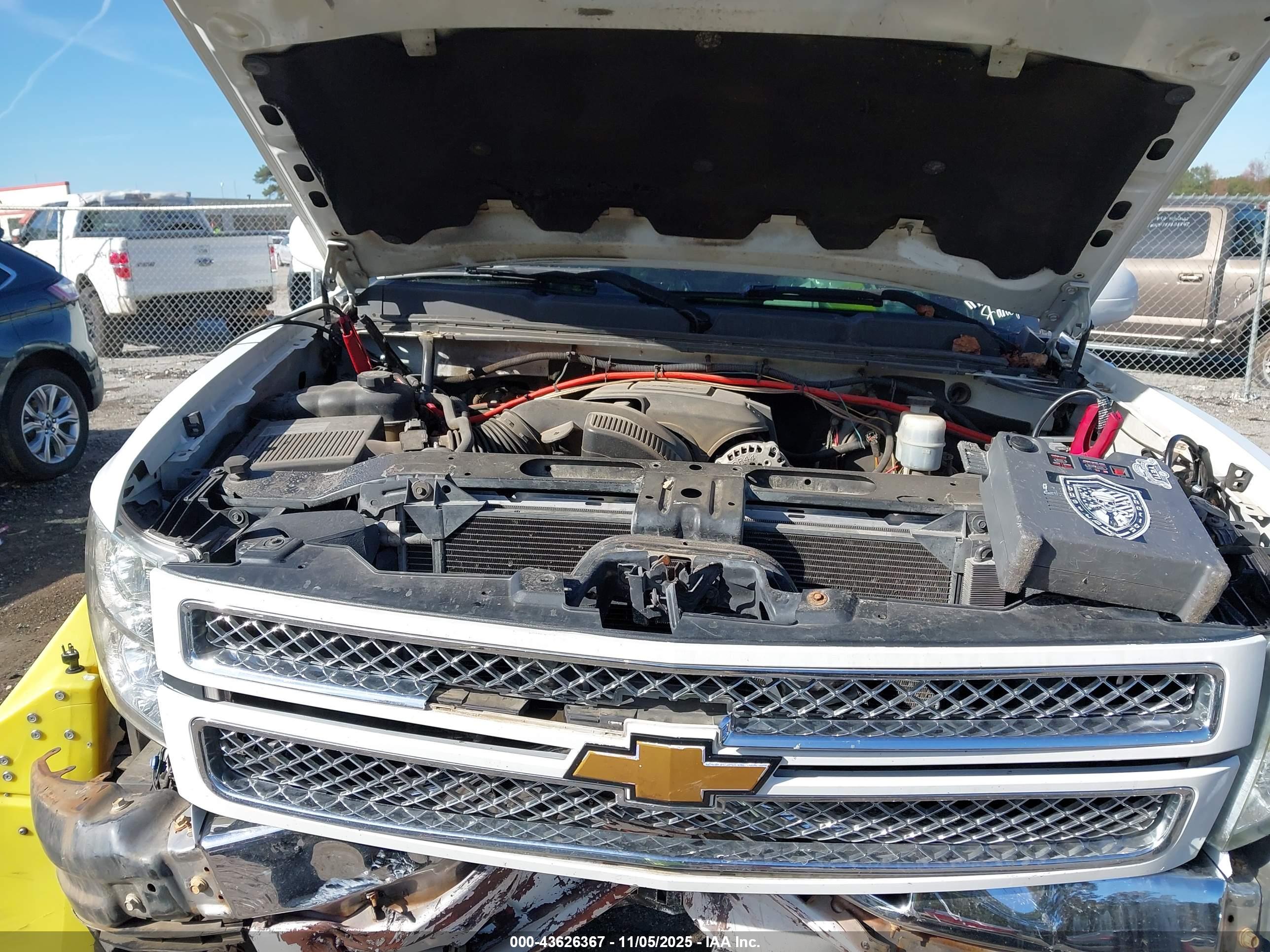 CHEVROLET SILVERADO image 10