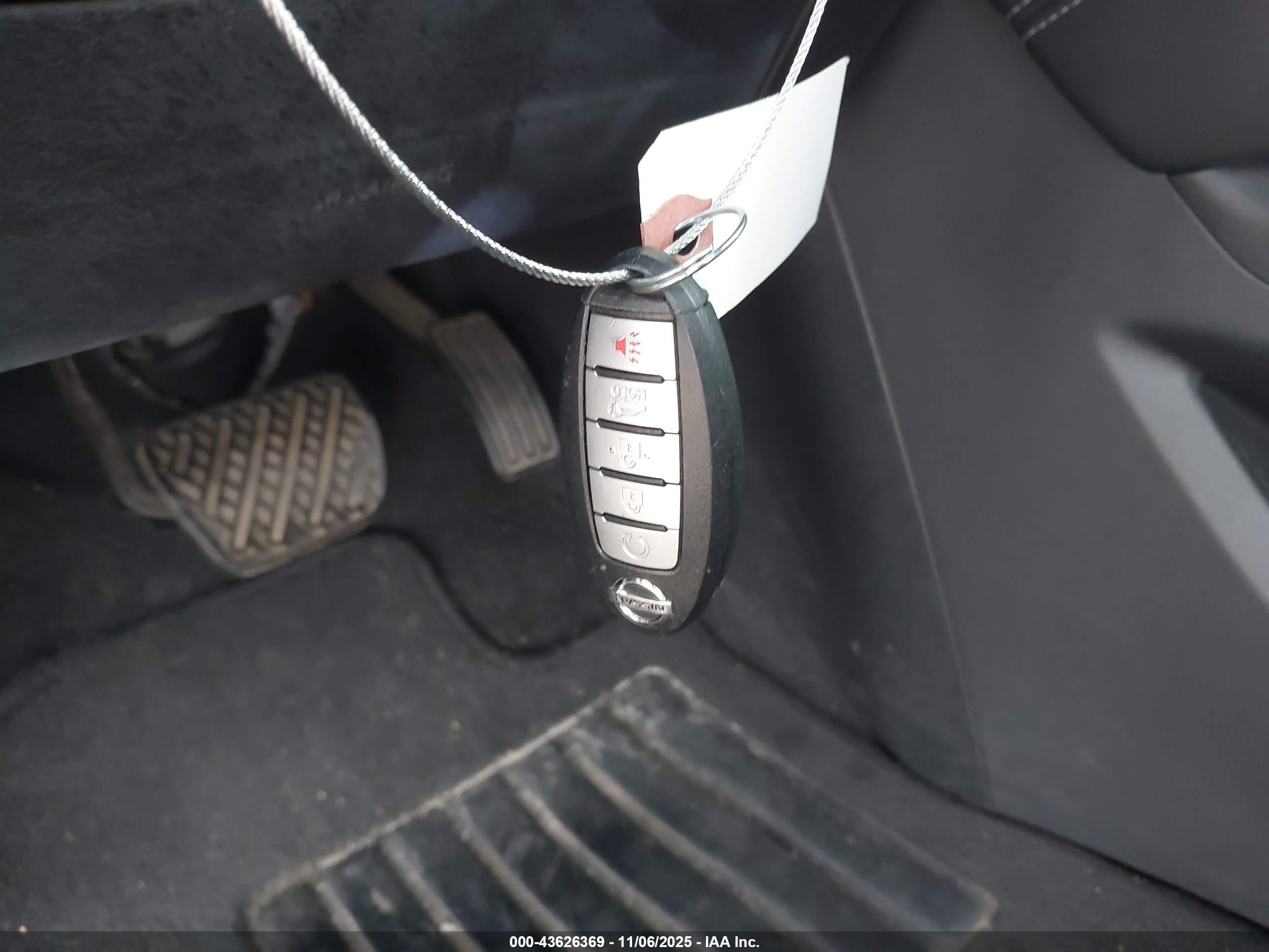 NISSAN MURANO image 11
