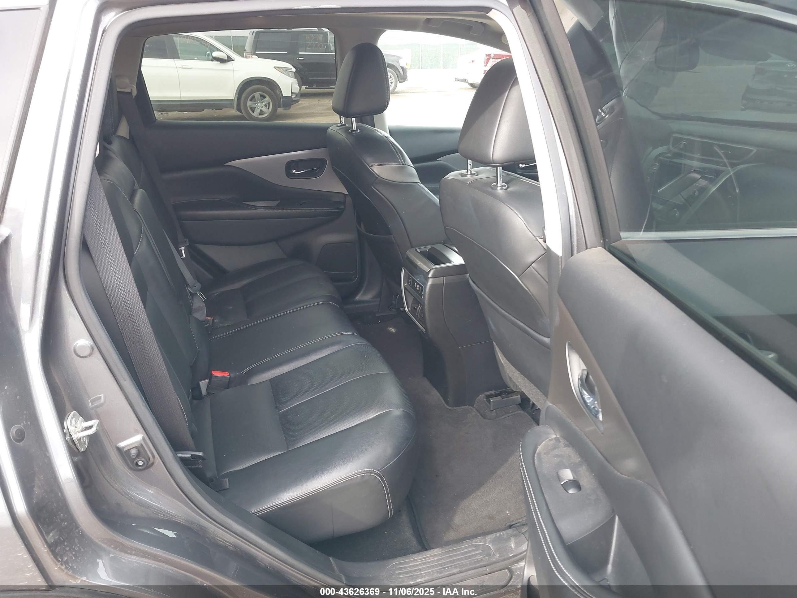 NISSAN MURANO image 8