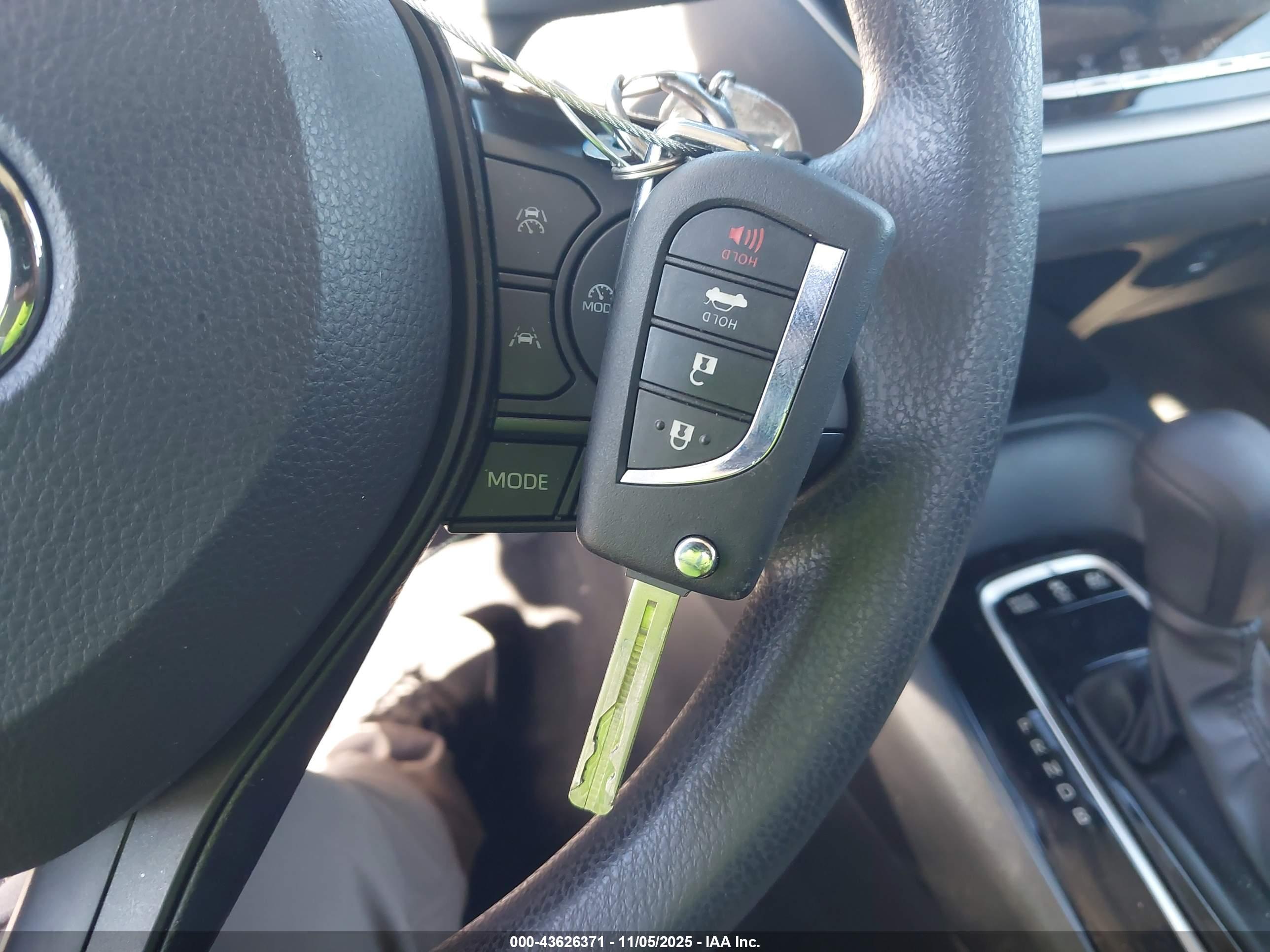 TOYOTA COROLLA image 11