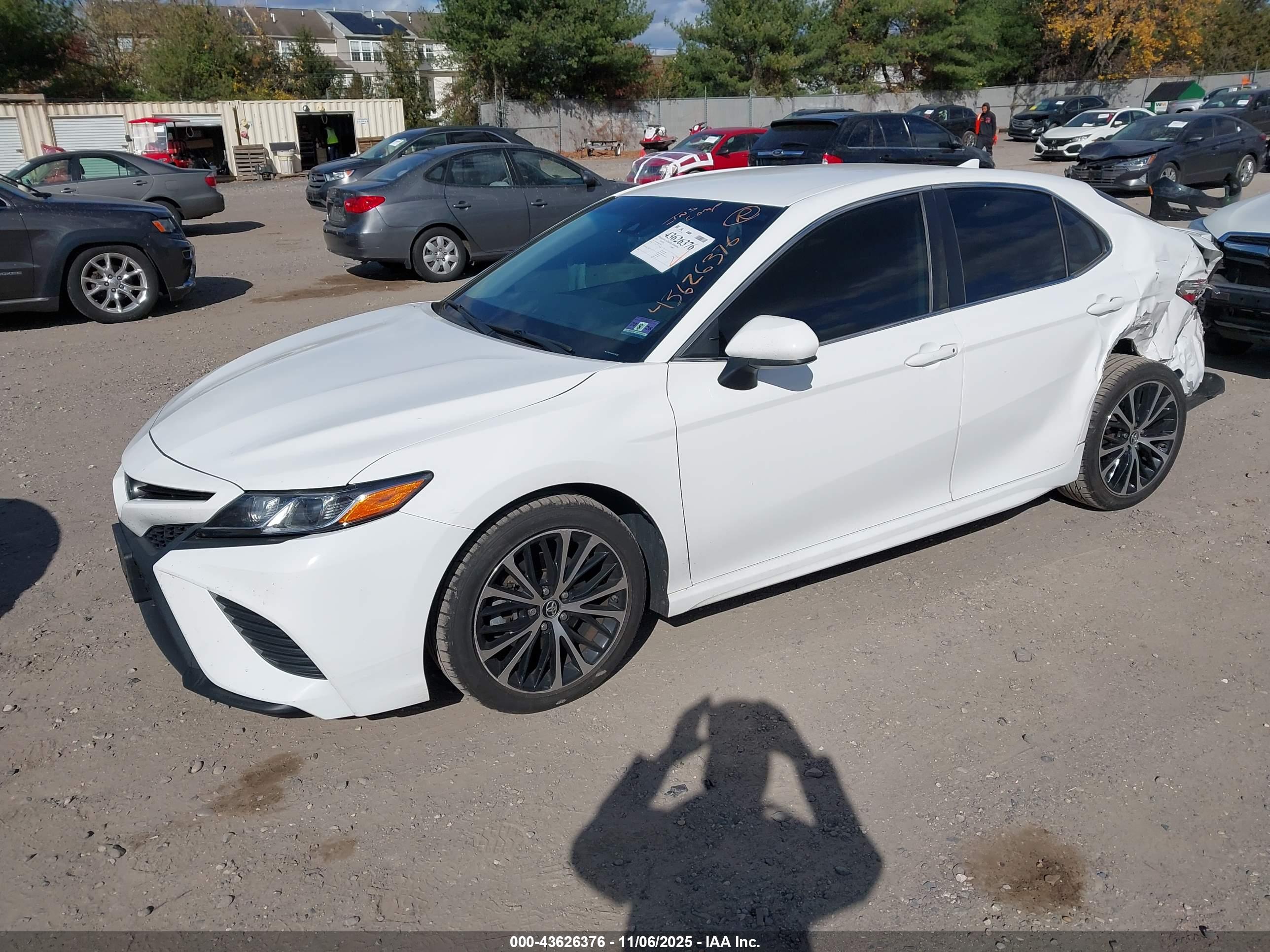 TOYOTA CAMRY image 2