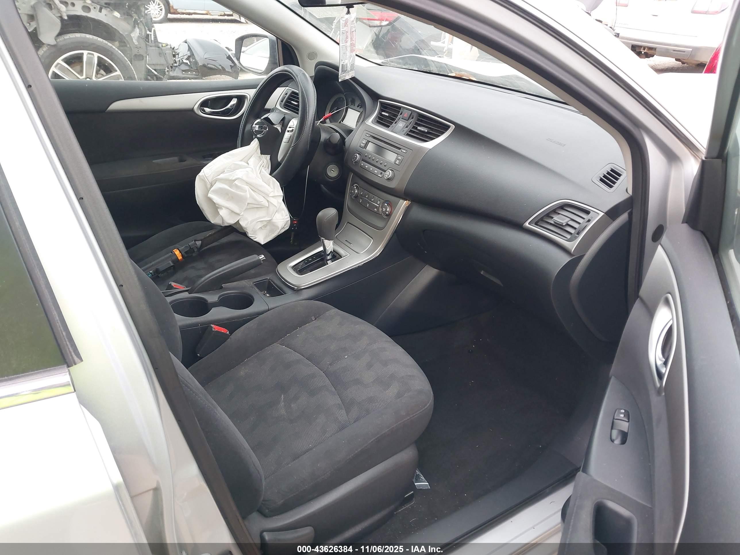 NISSAN SENTRA image 5