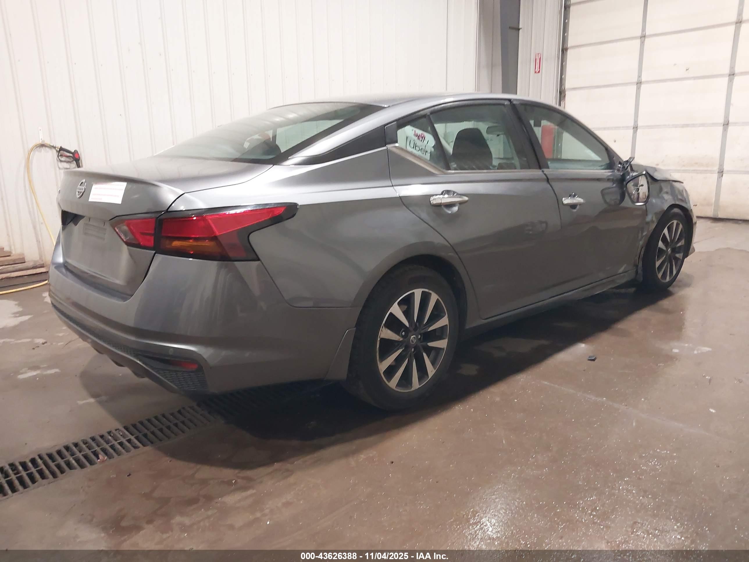 NISSAN ALTIMA image 4