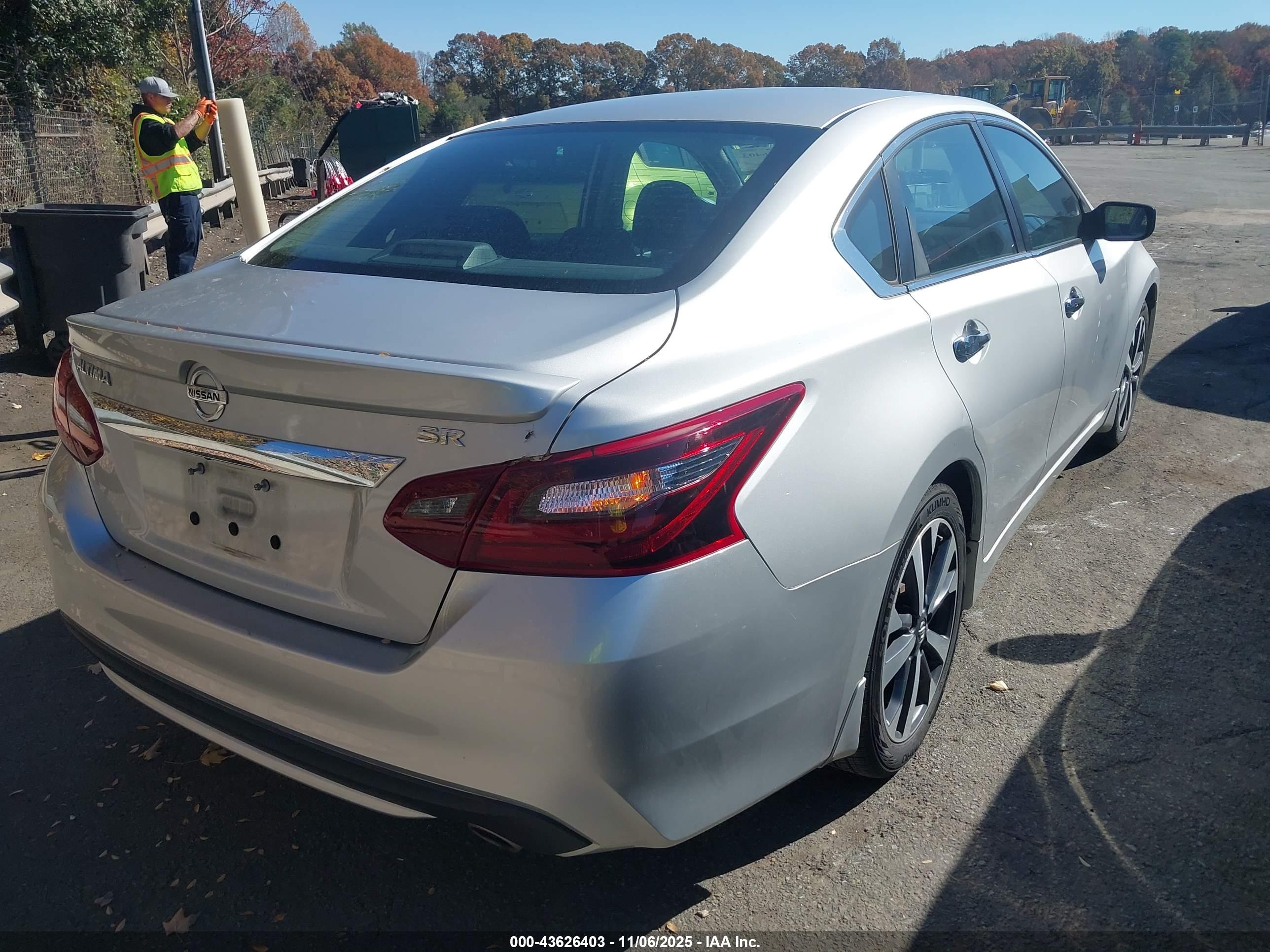 NISSAN ALTIMA image 4