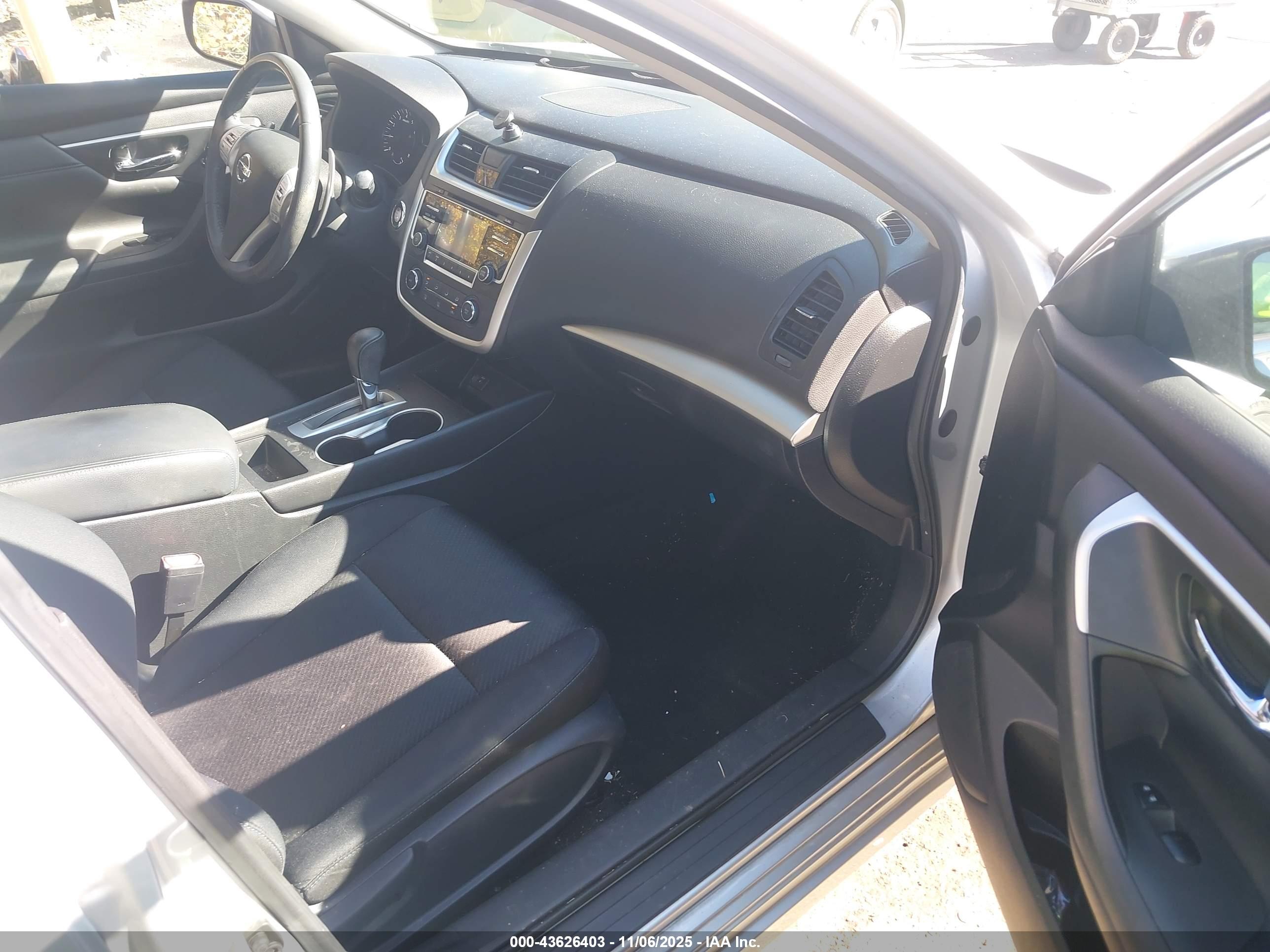 NISSAN ALTIMA image 5