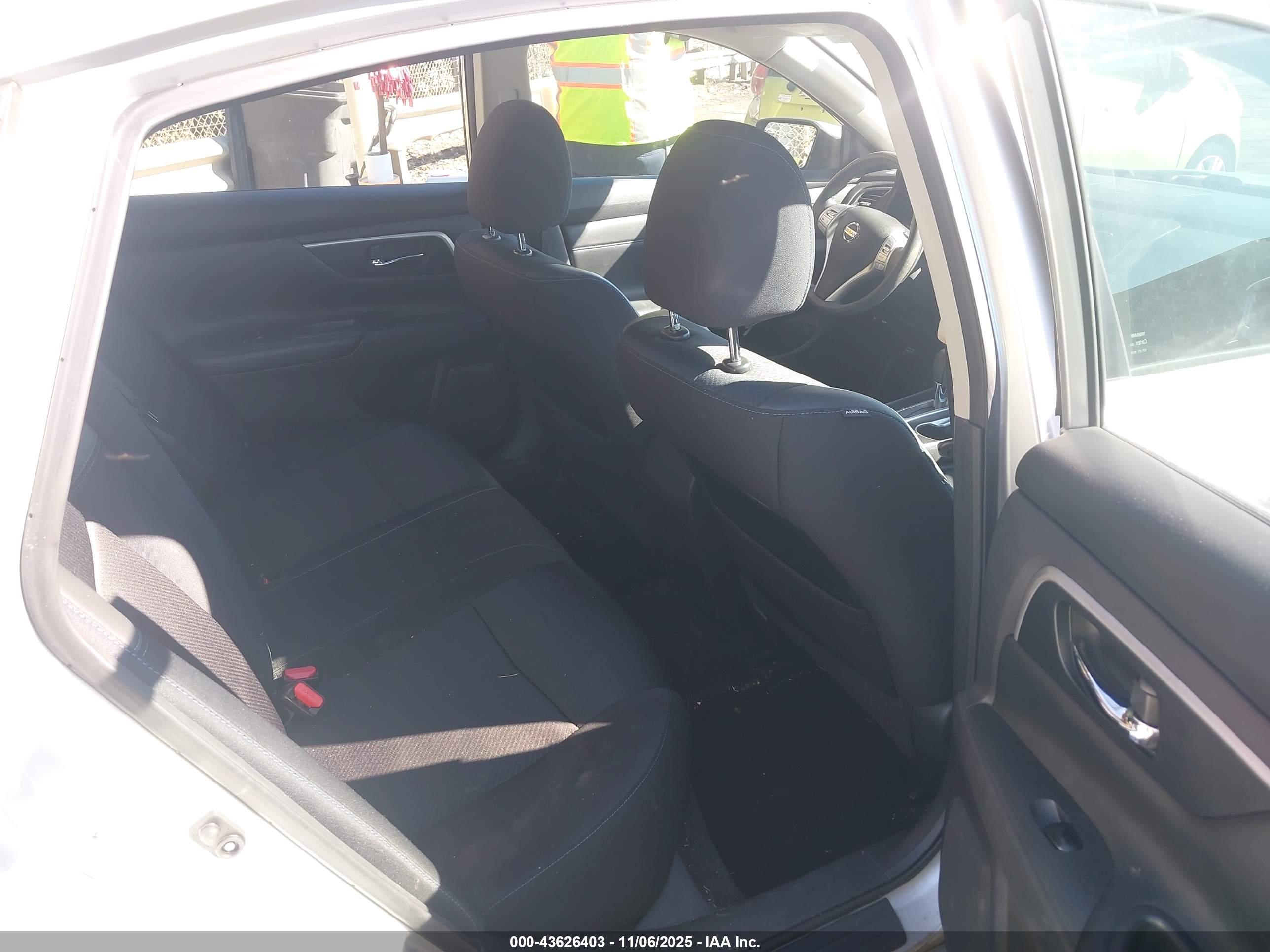 NISSAN ALTIMA image 8