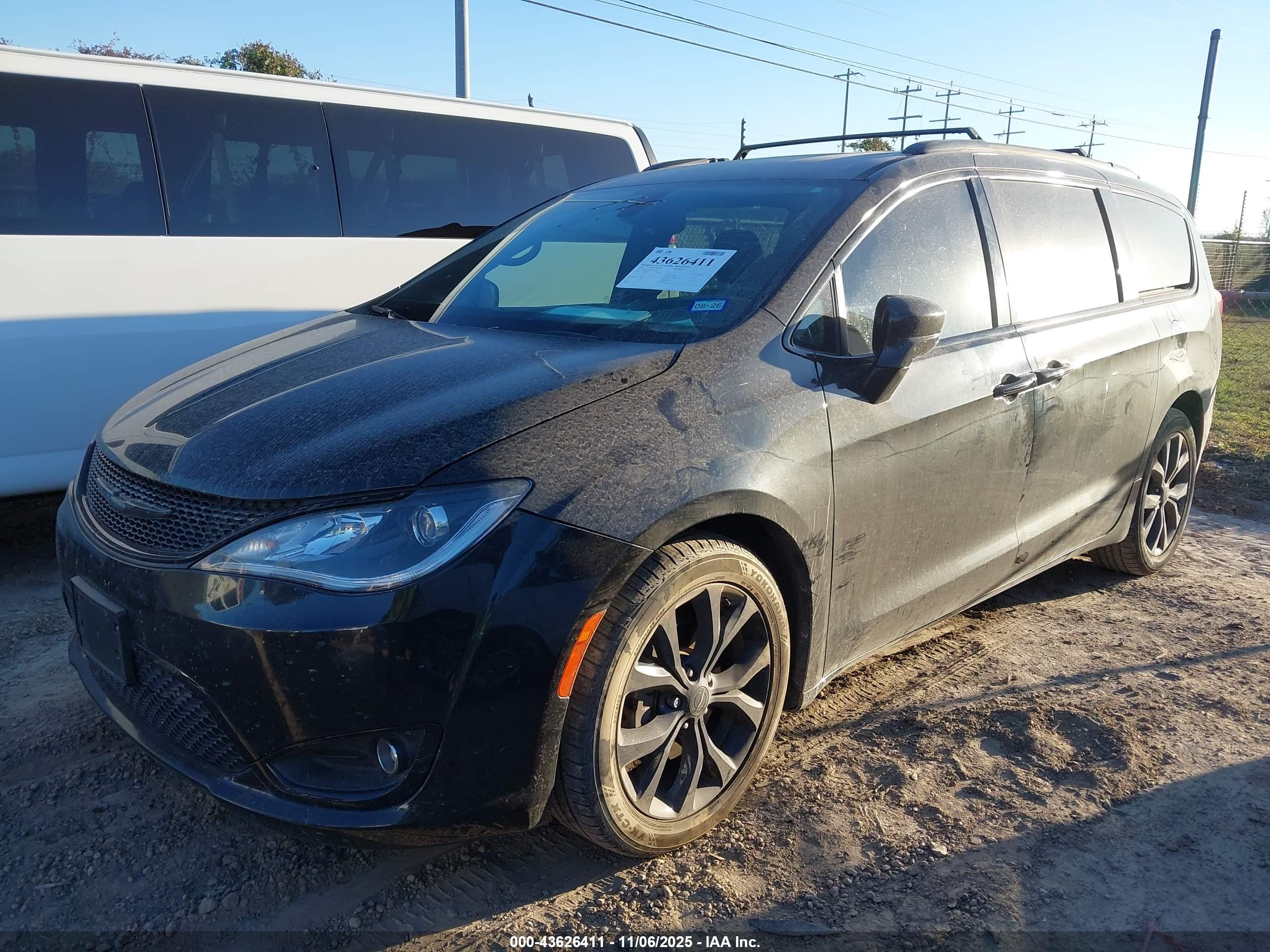 CHRYSLER PACIFICA image 2