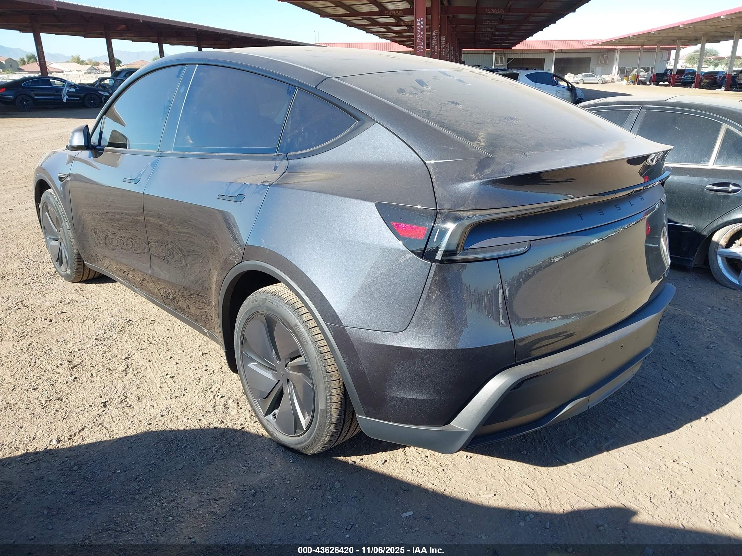 TESLA MODEL image 3