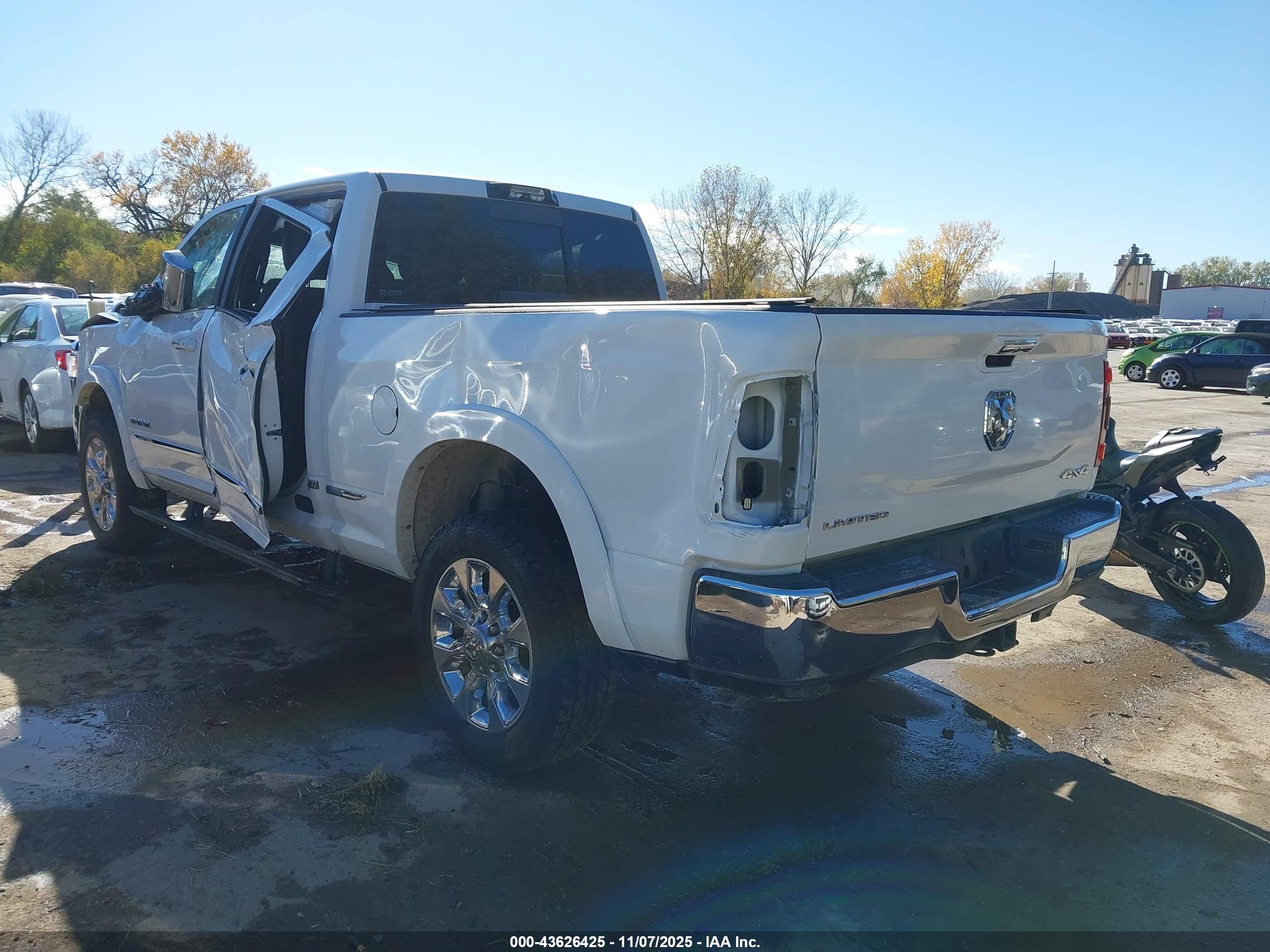 RAM 2500 image 3