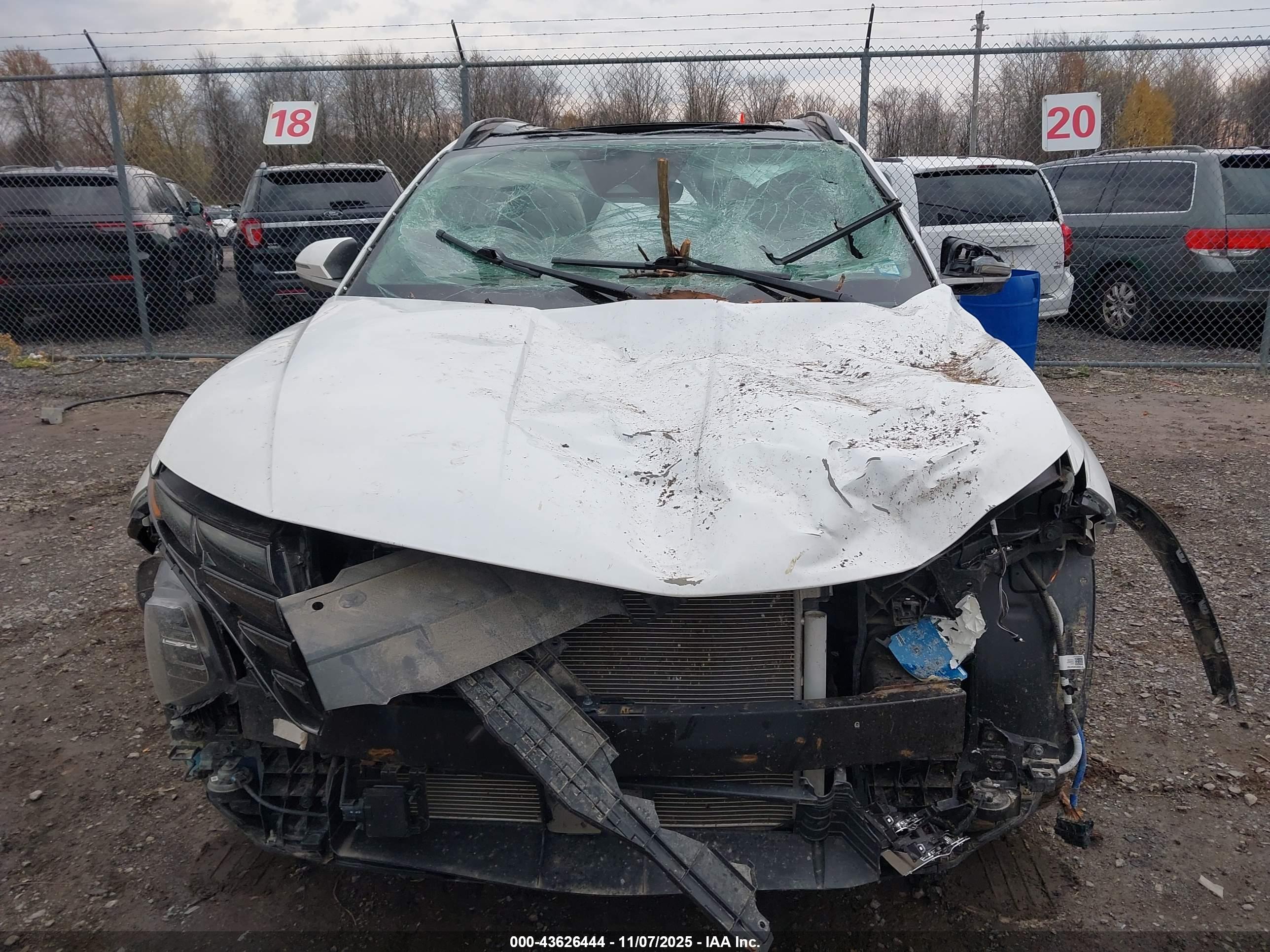 HYUNDAI TUCSON image 6