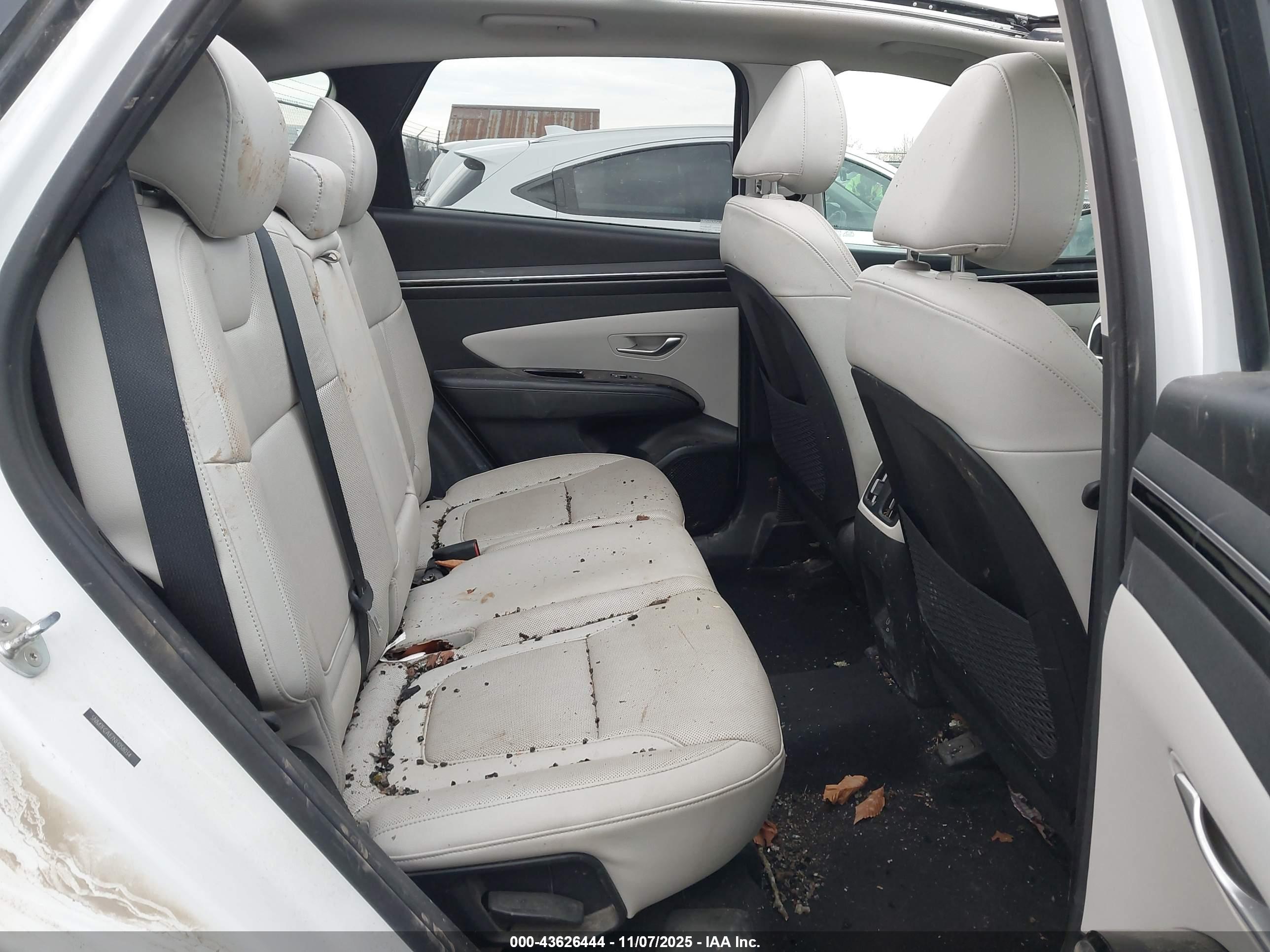 HYUNDAI TUCSON image 8