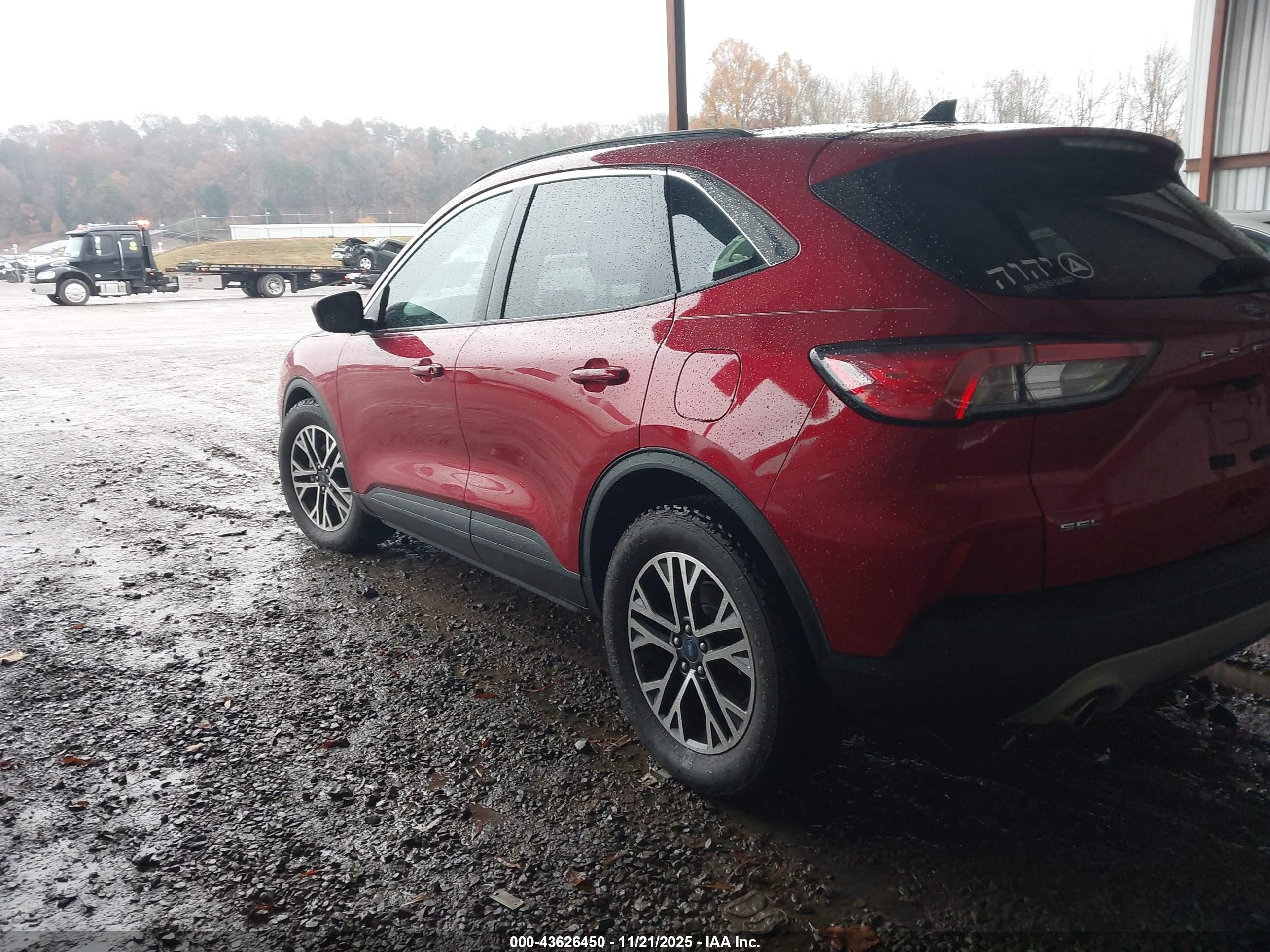 FORD ESCAPE image 3