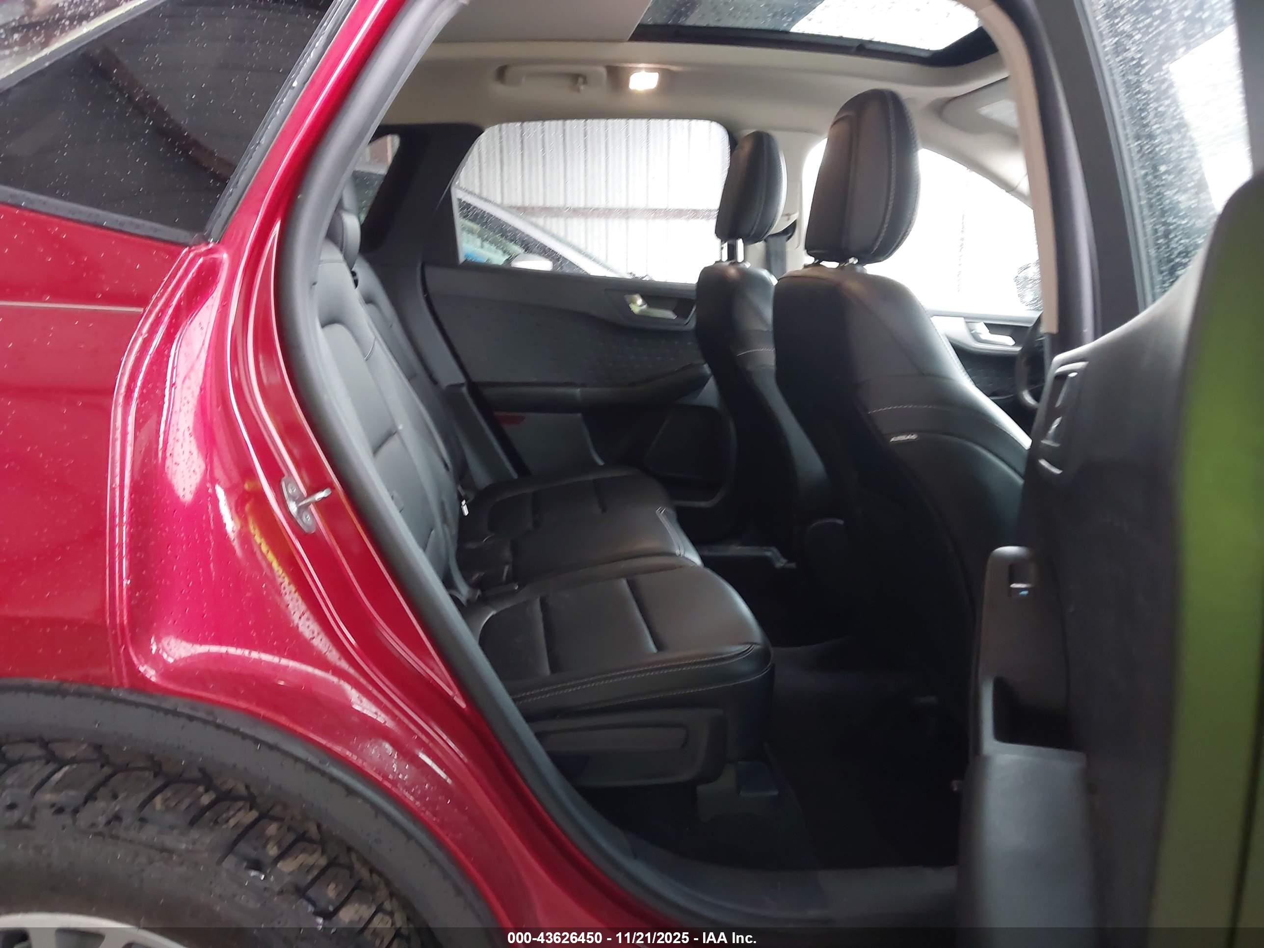 FORD ESCAPE image 8