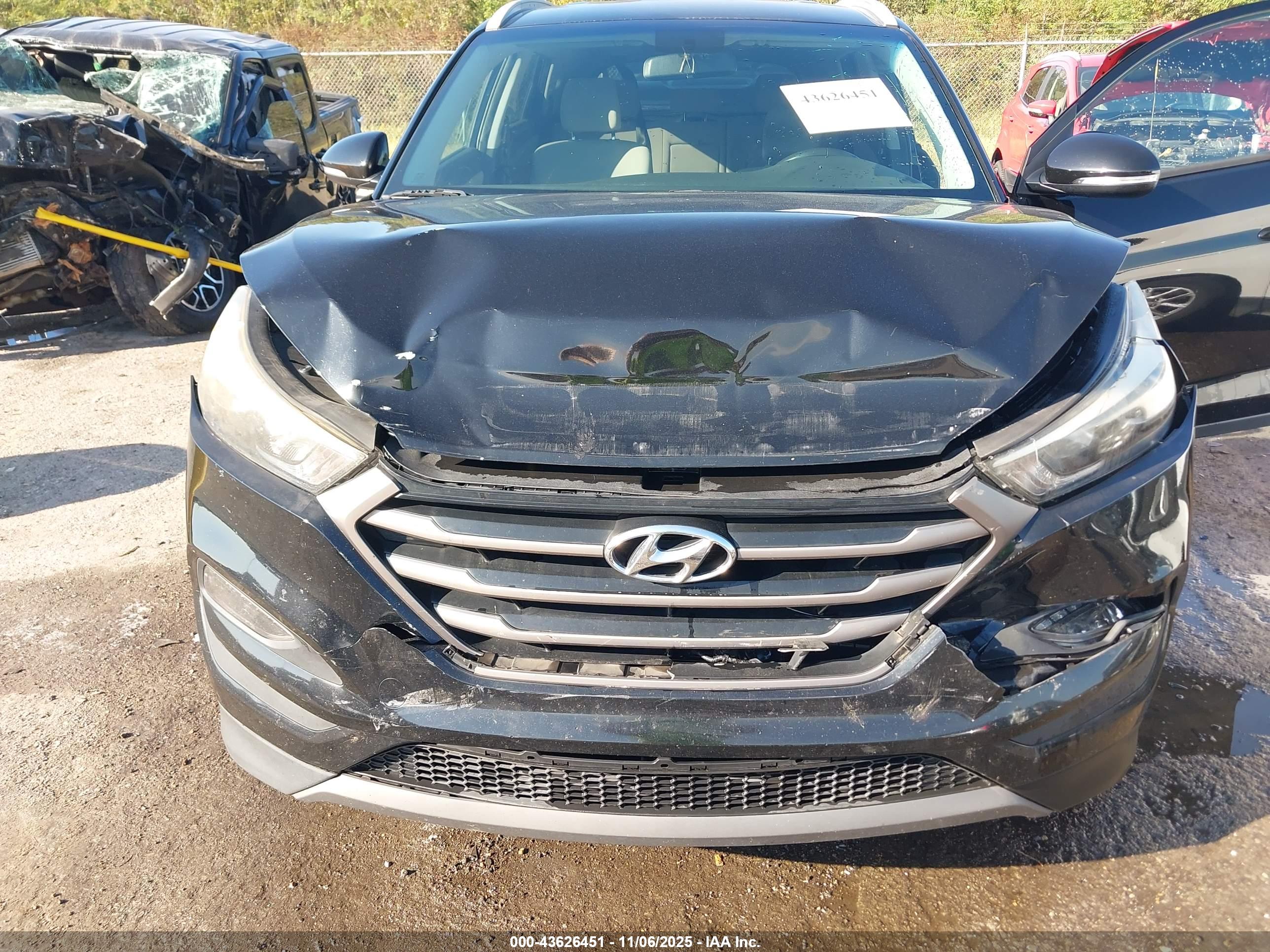 HYUNDAI TUCSON image 10
