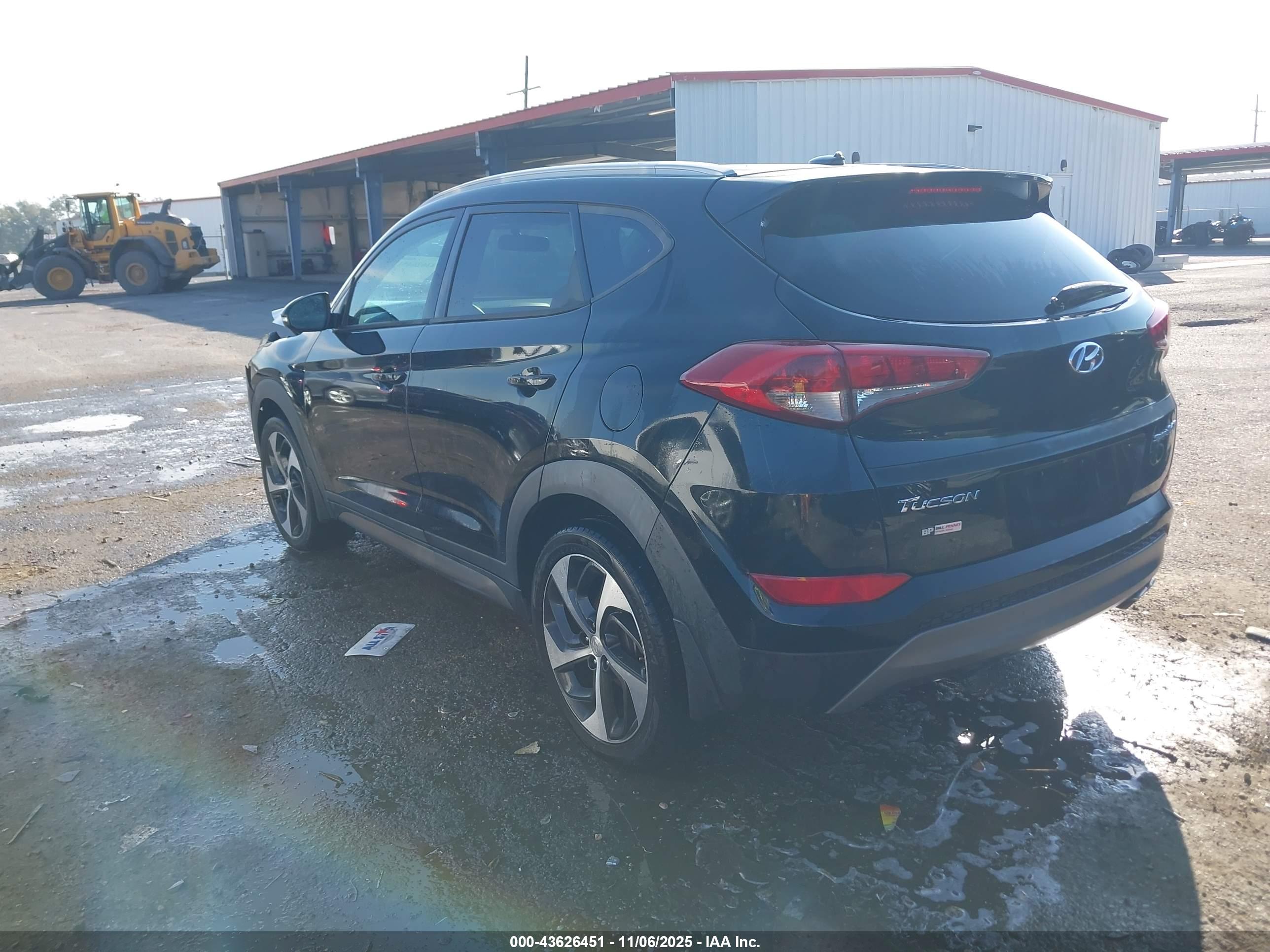 HYUNDAI TUCSON image 3