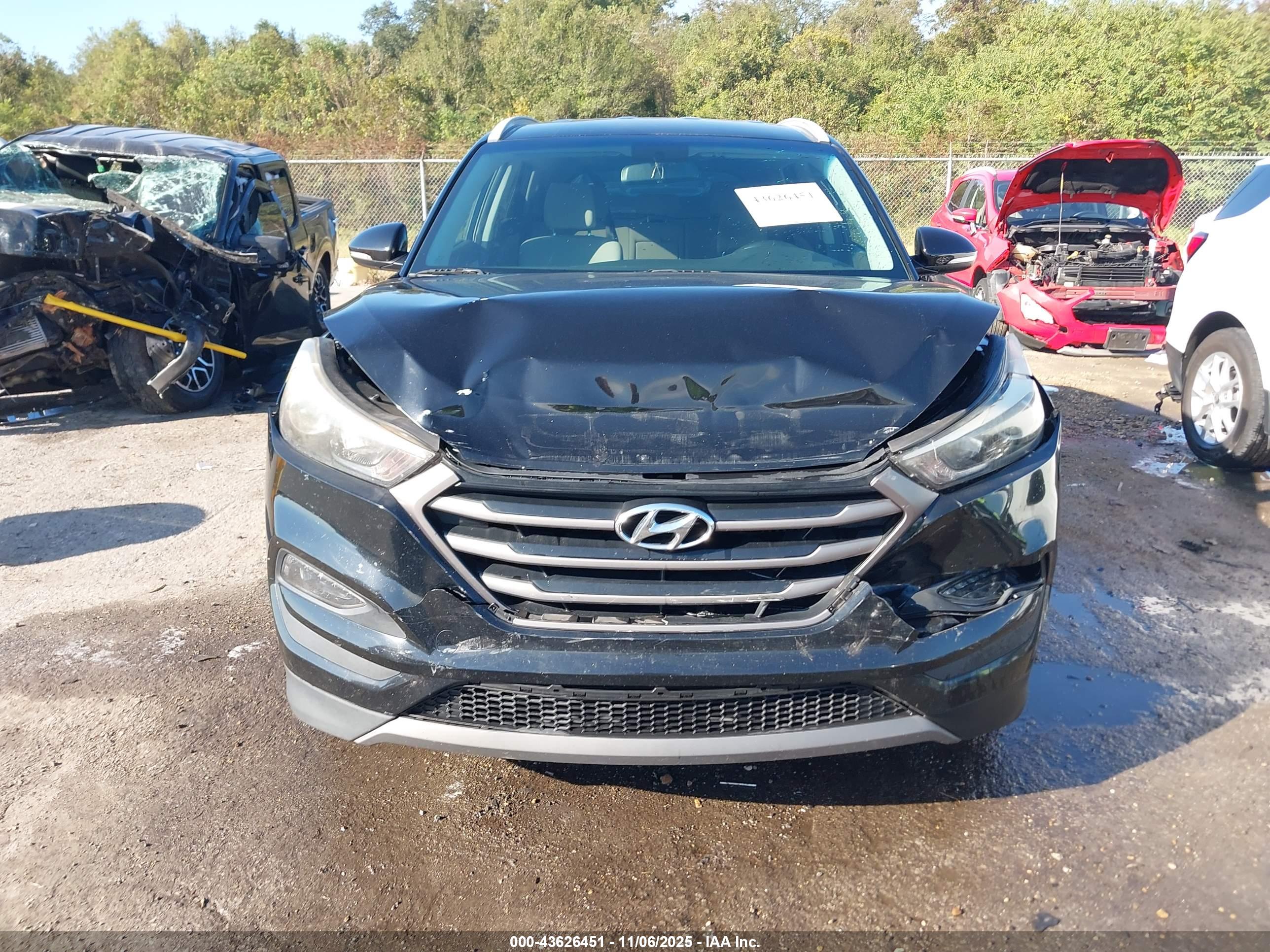 HYUNDAI TUCSON image 6