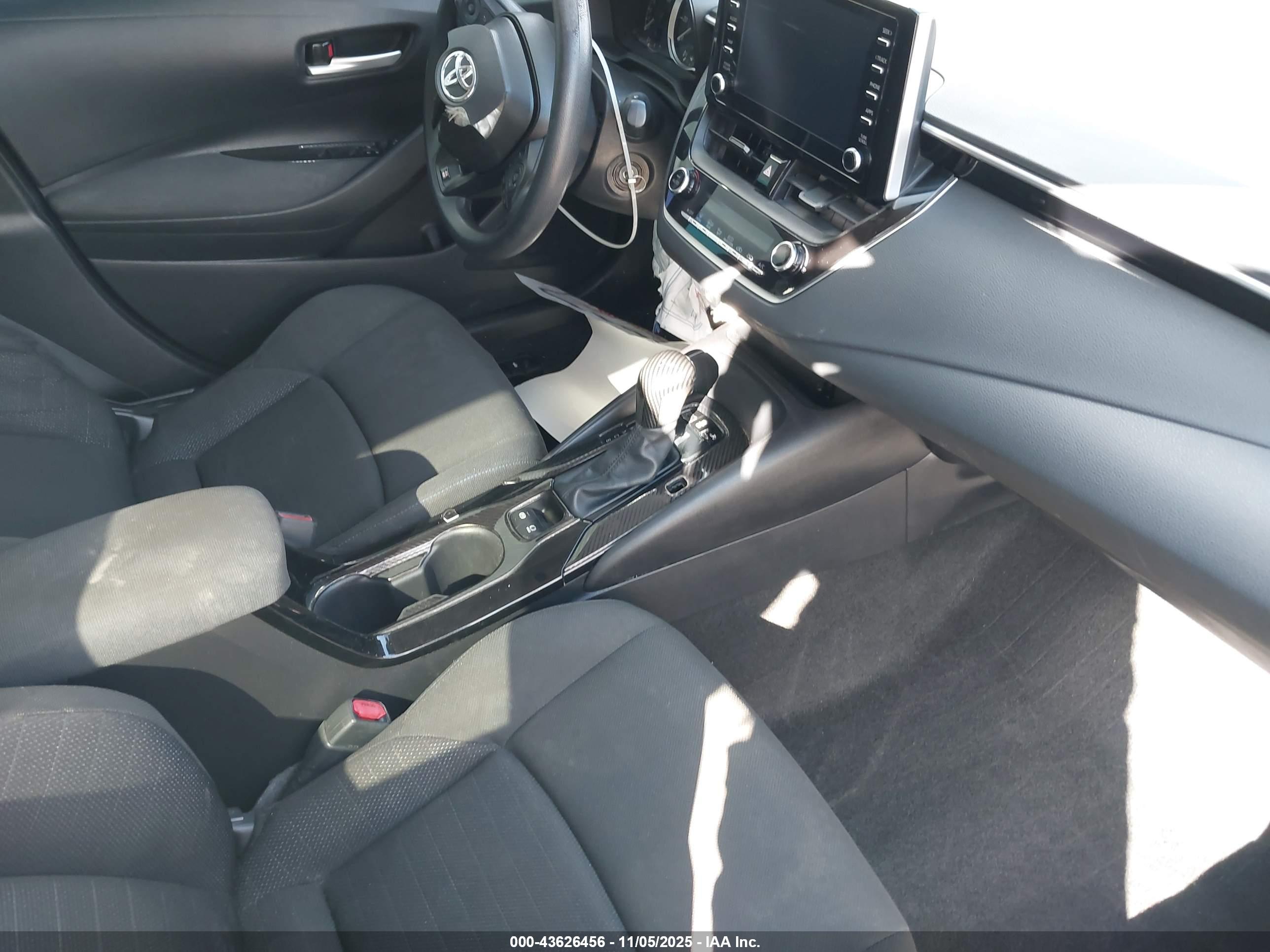 TOYOTA COROLLA image 5