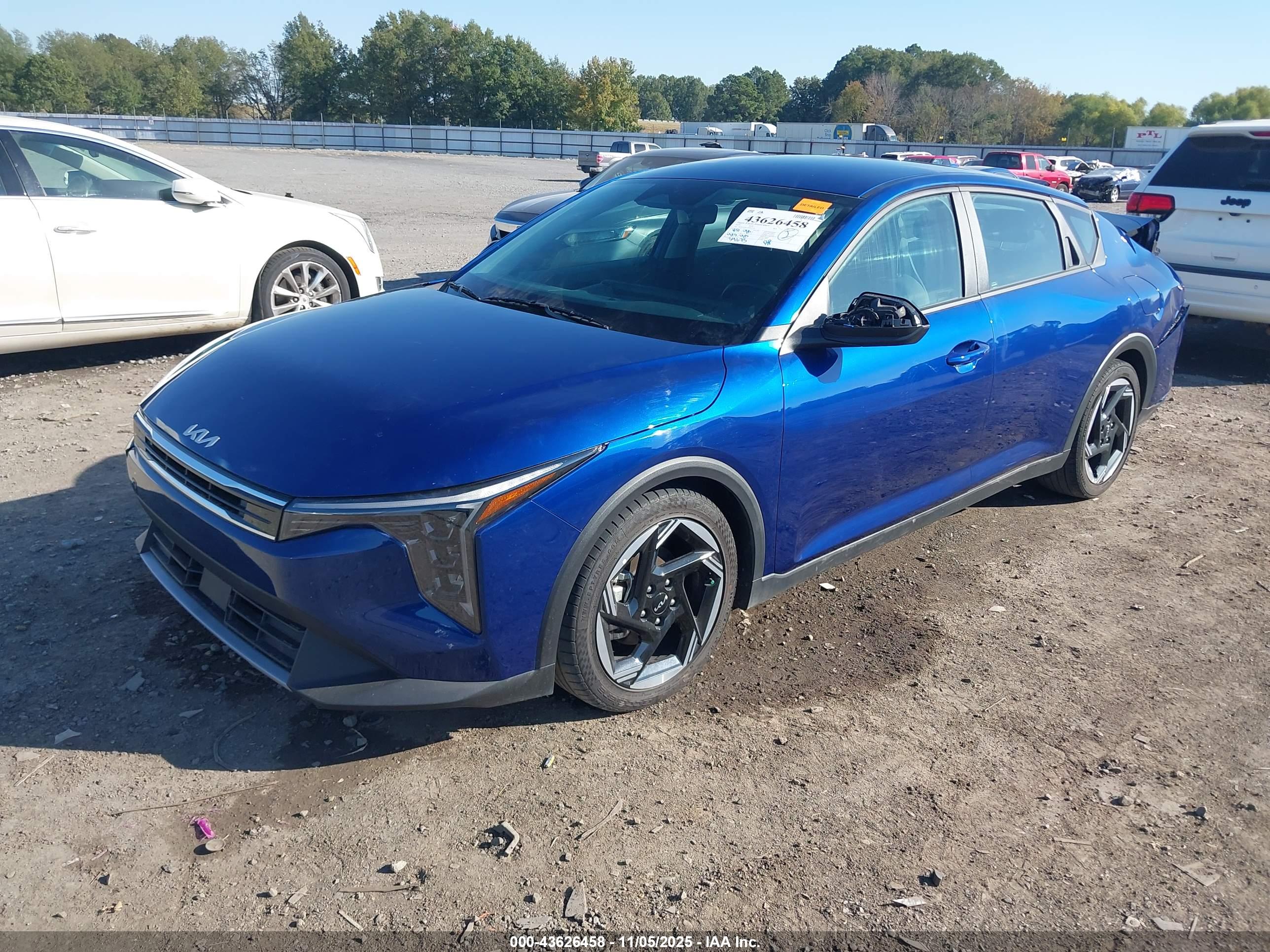 KIA K4 image 2