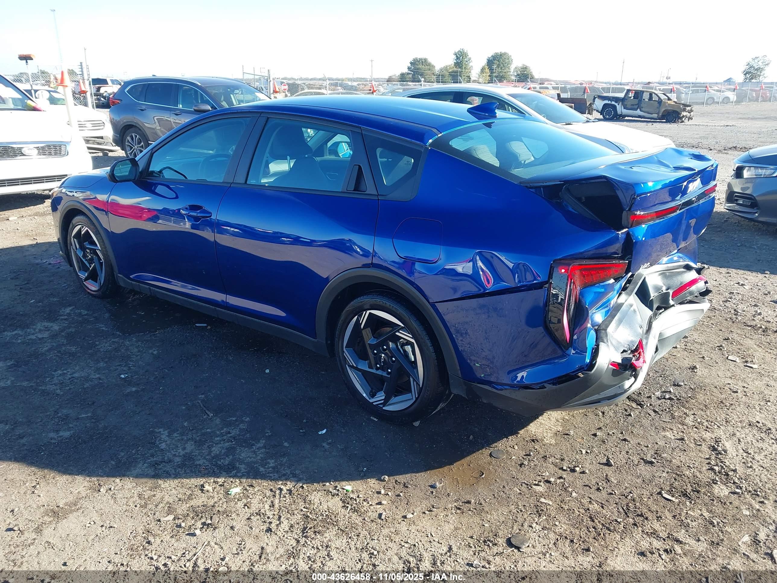 KIA K4 image 3