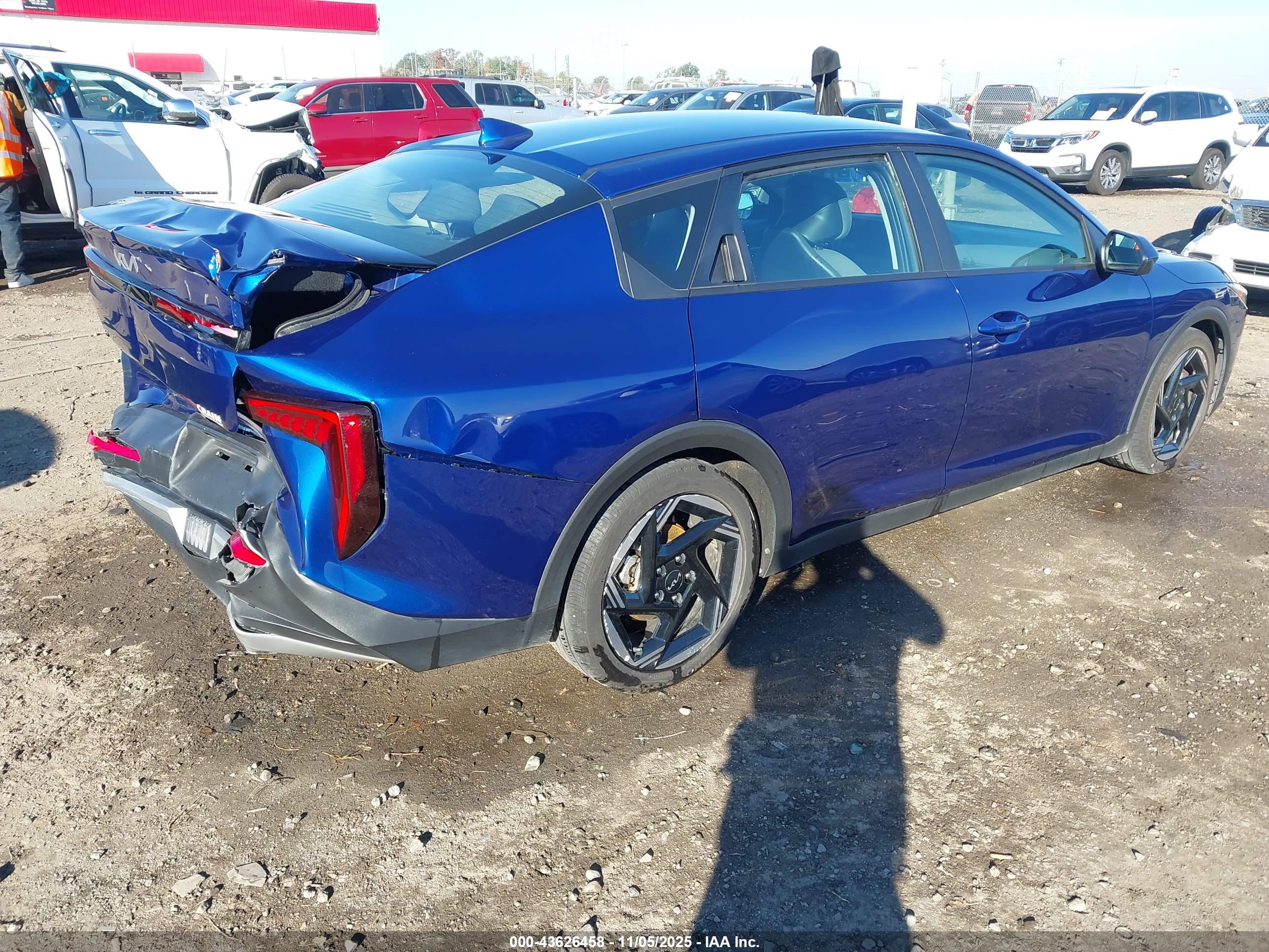 KIA K4 image 4