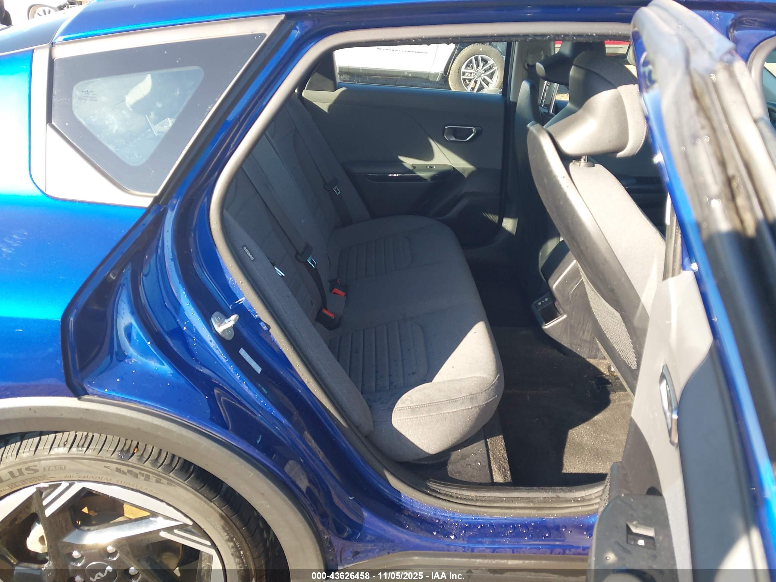 KIA K4 image 8