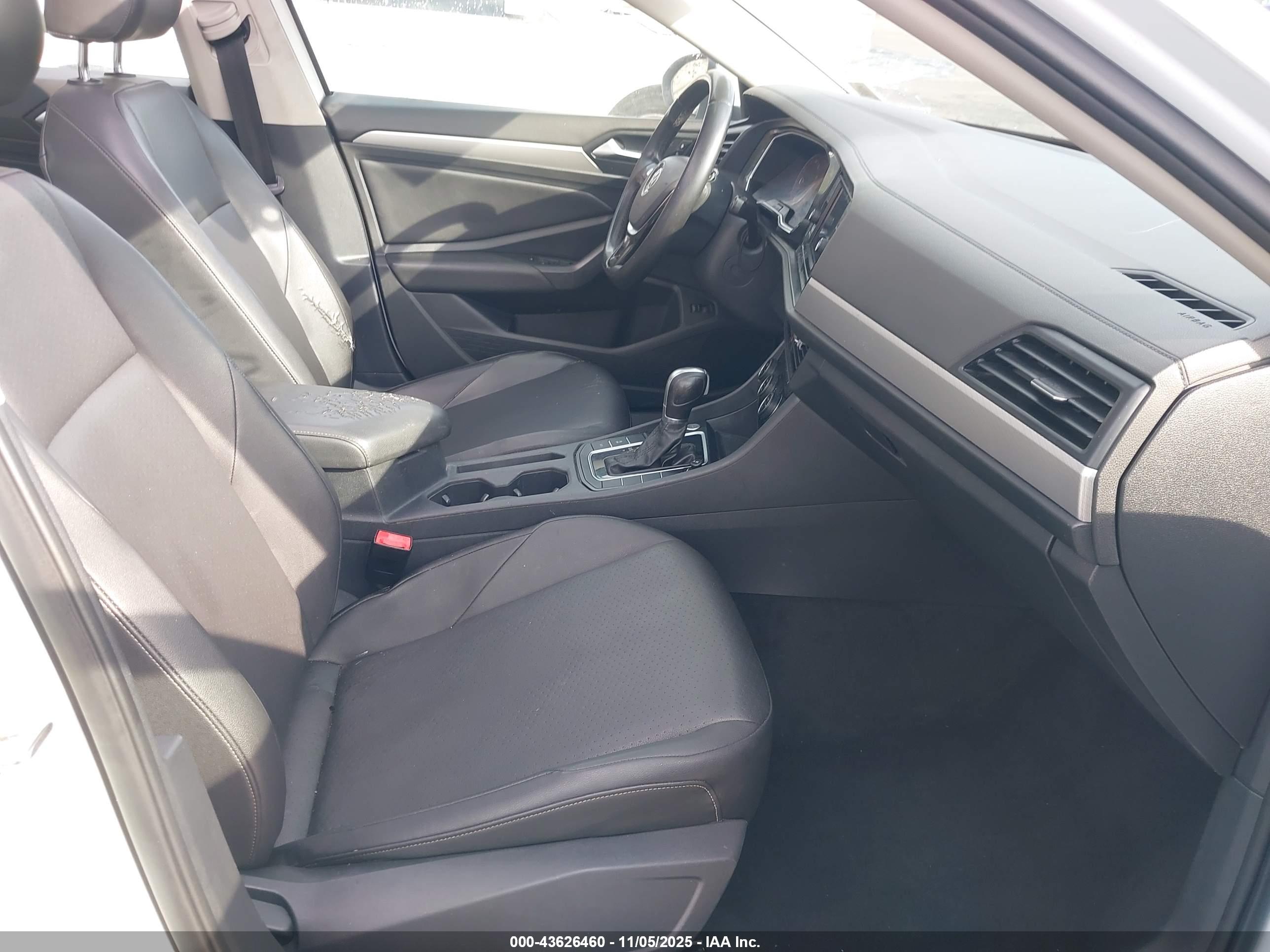VOLKSWAGEN JETTA image 5