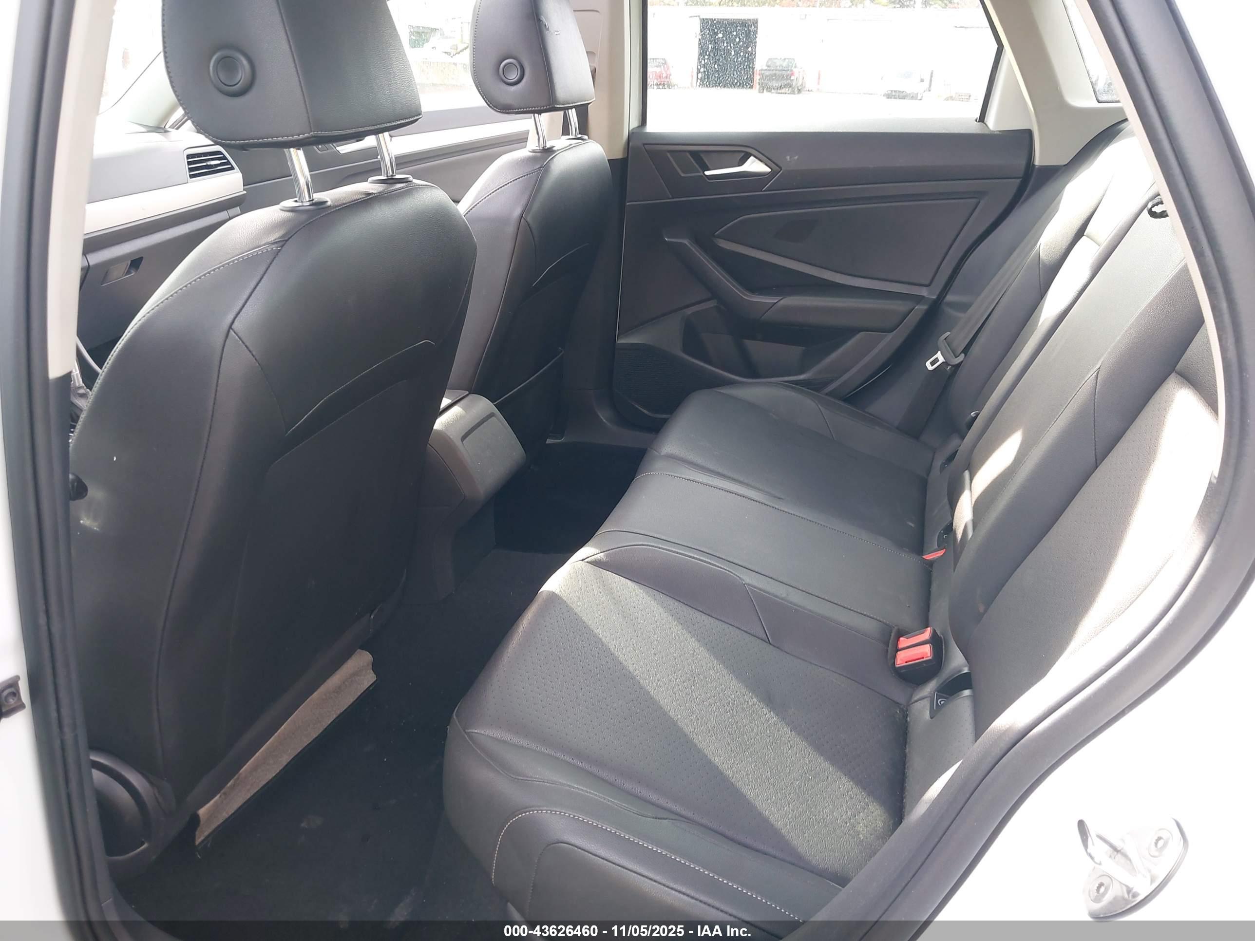 VOLKSWAGEN JETTA image 8