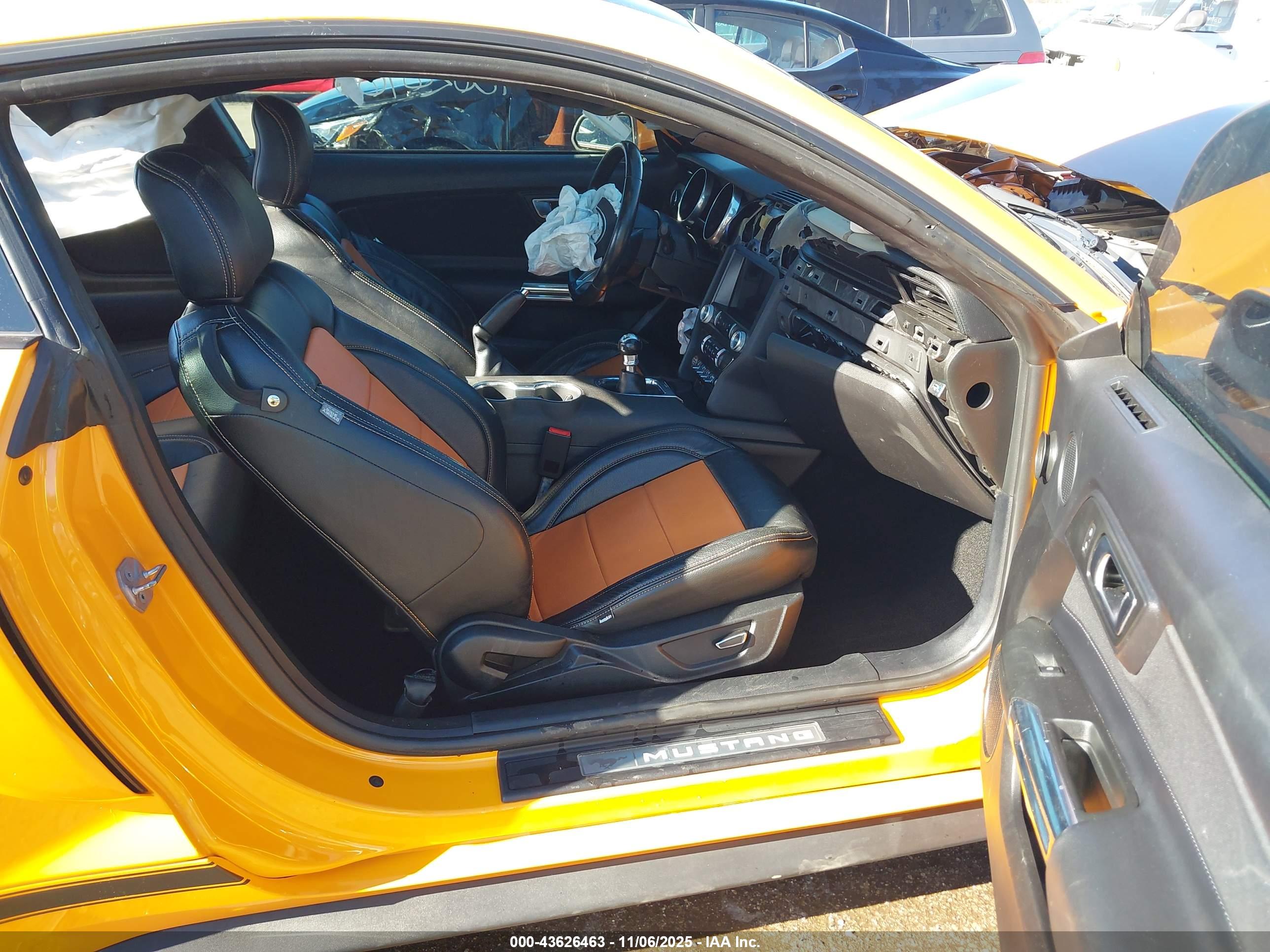 FORD MUSTANG image 5