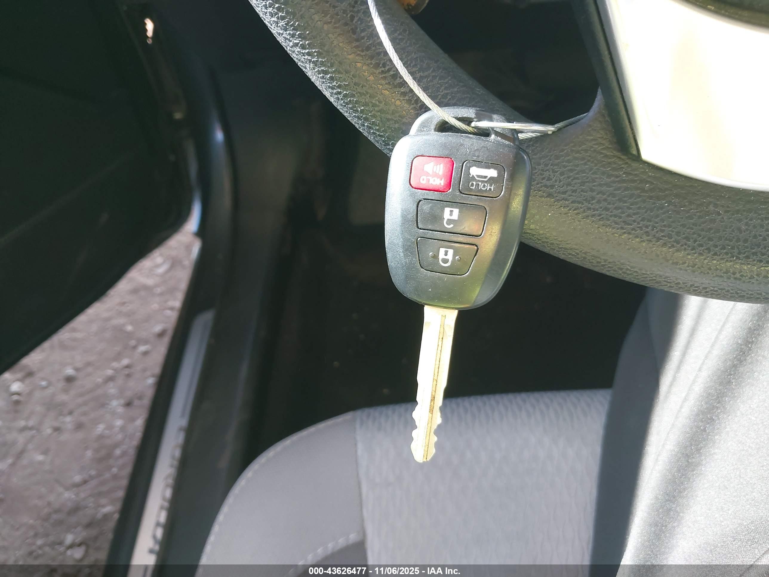 TOYOTA COROLLA image 11