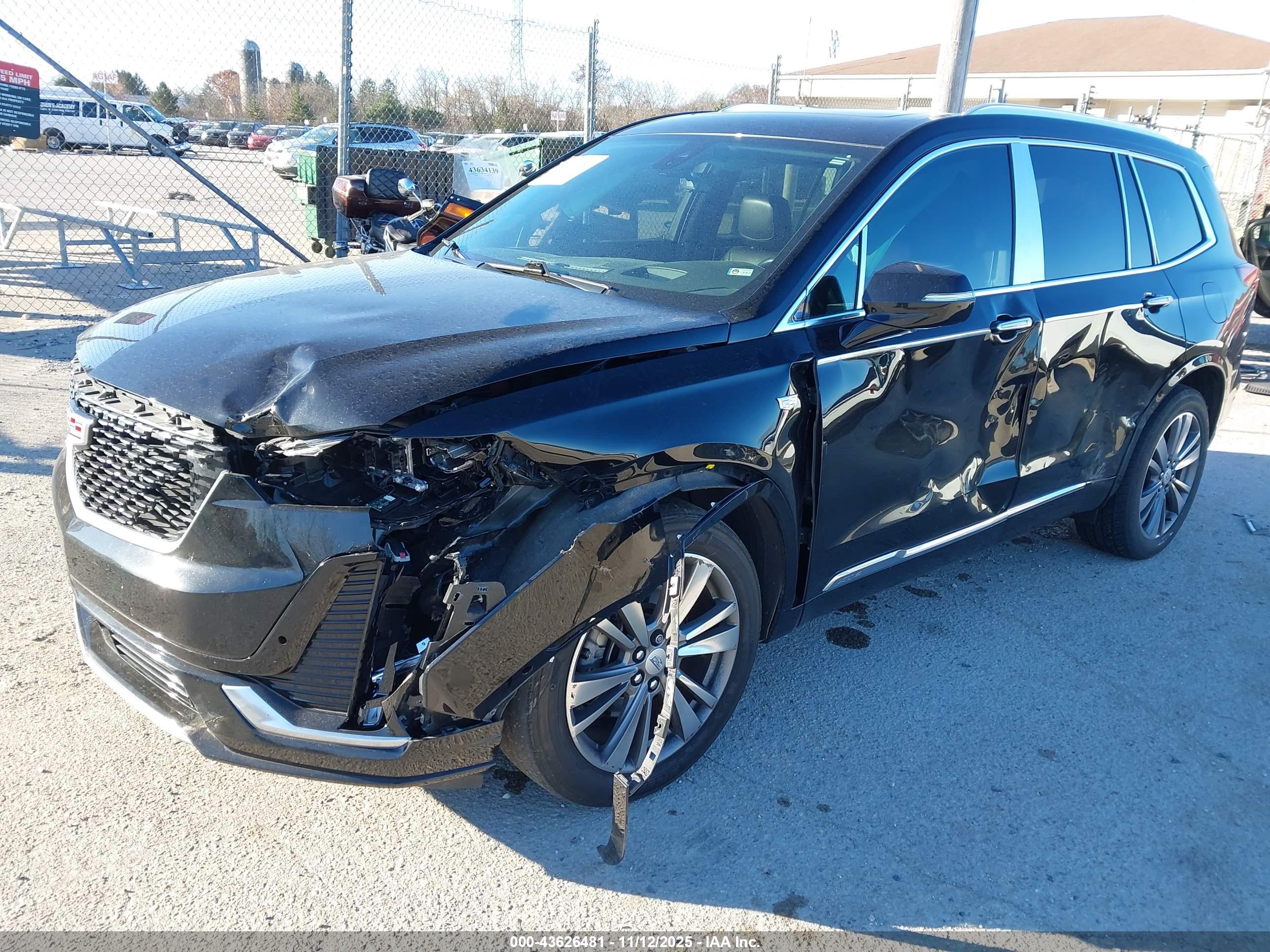 CADILLAC XT6 image 2