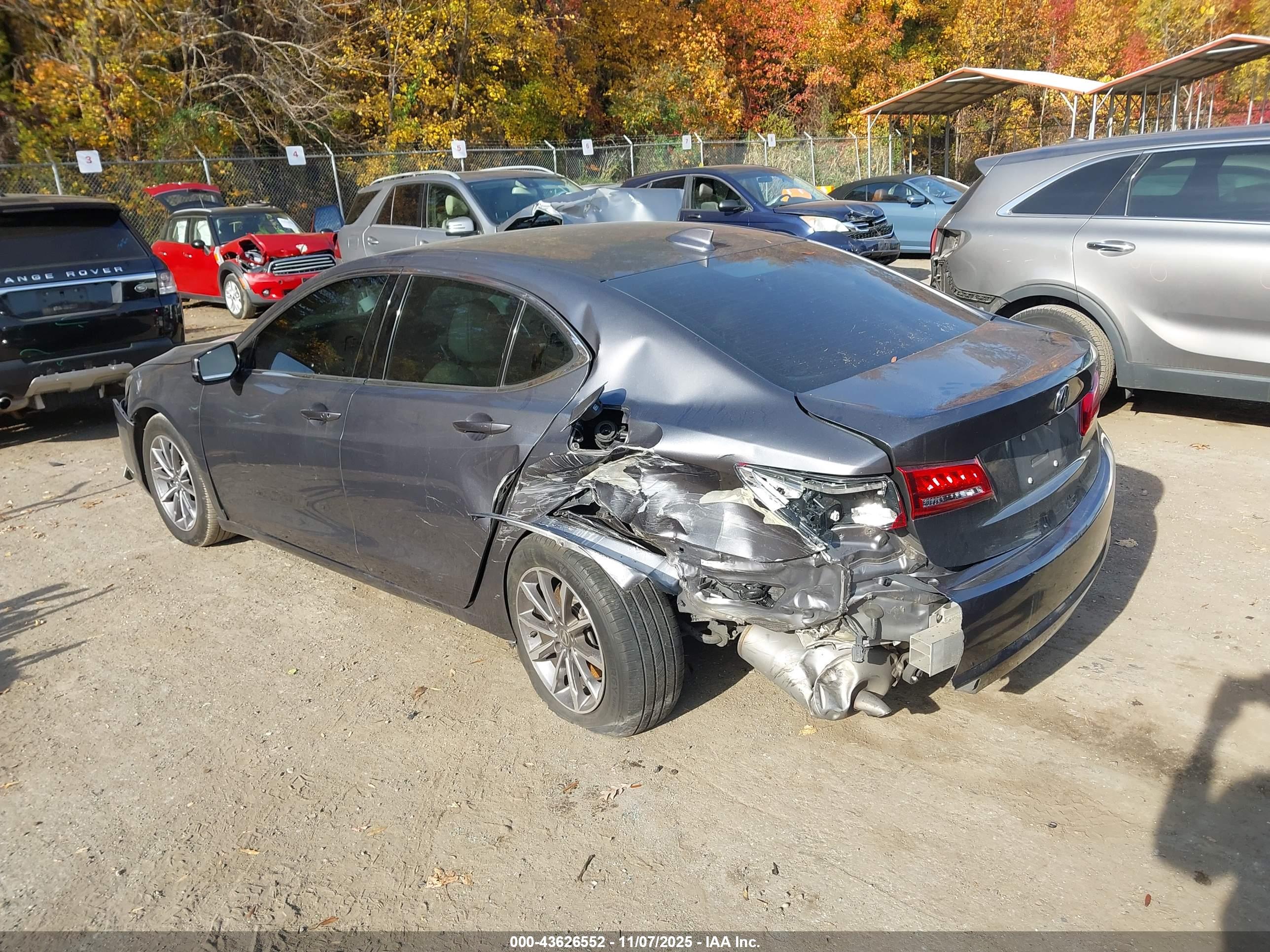 ACURA TLX image 3