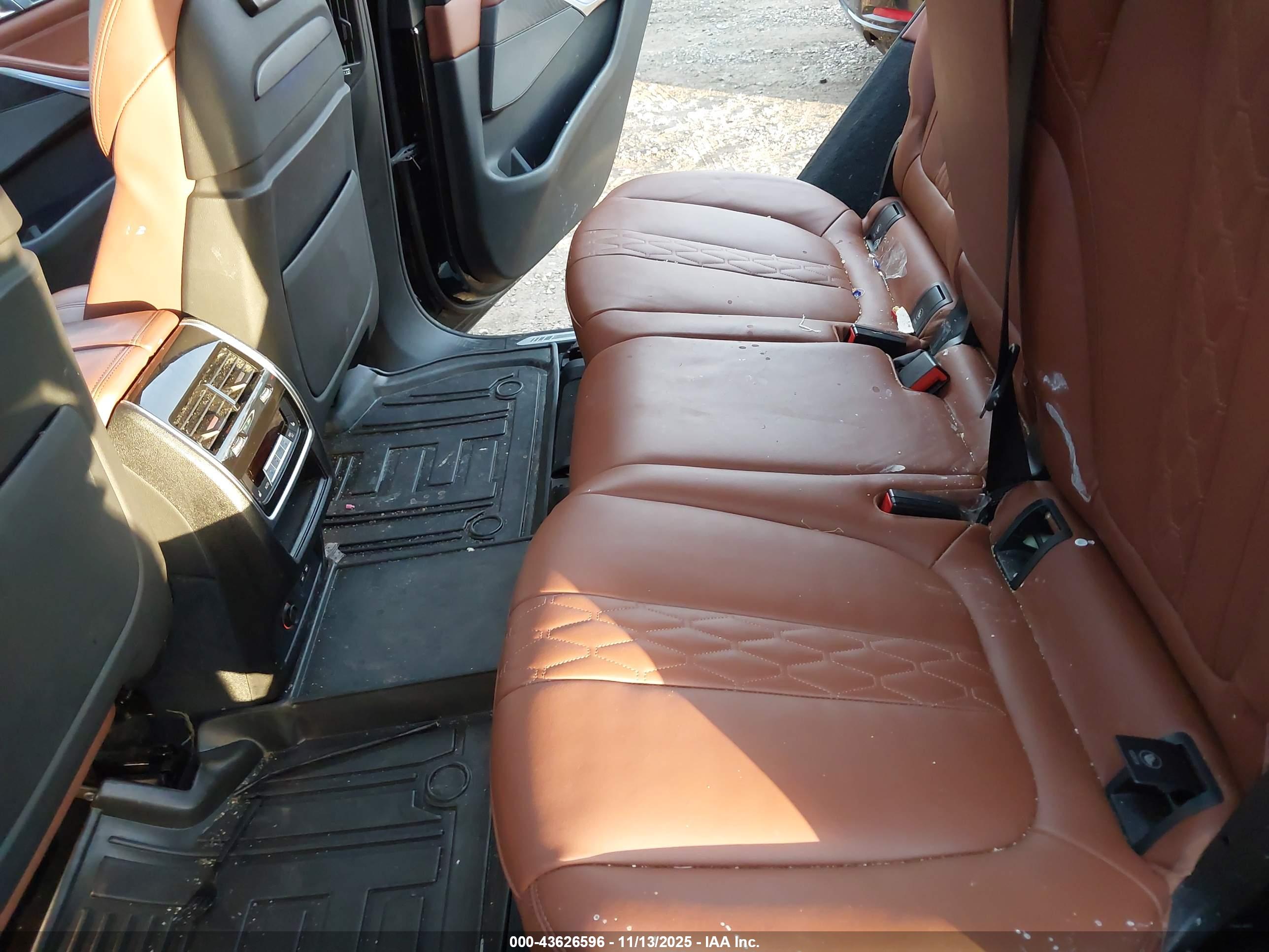 BMW X7 image 8