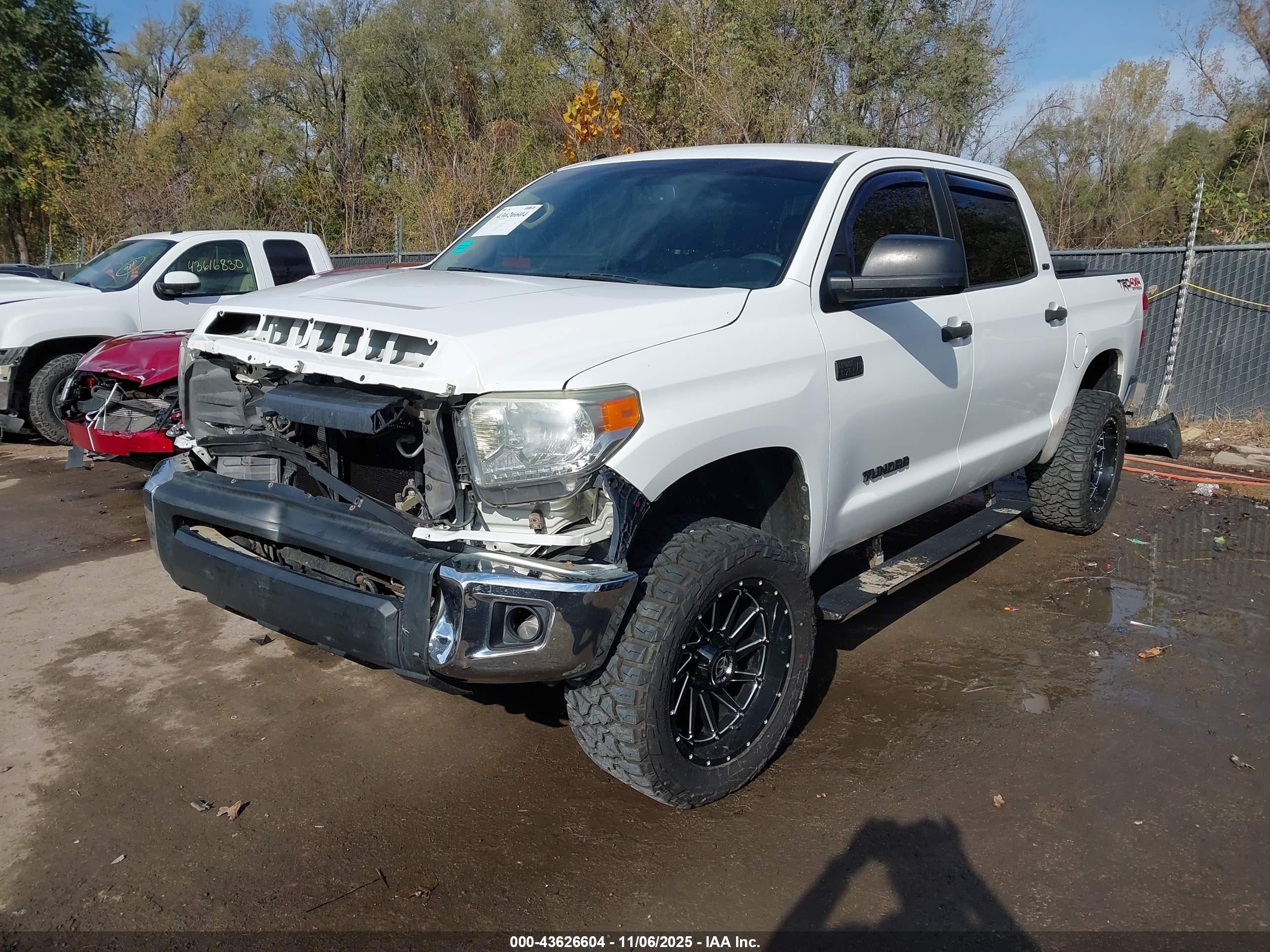 TOYOTA TUNDRA image 2