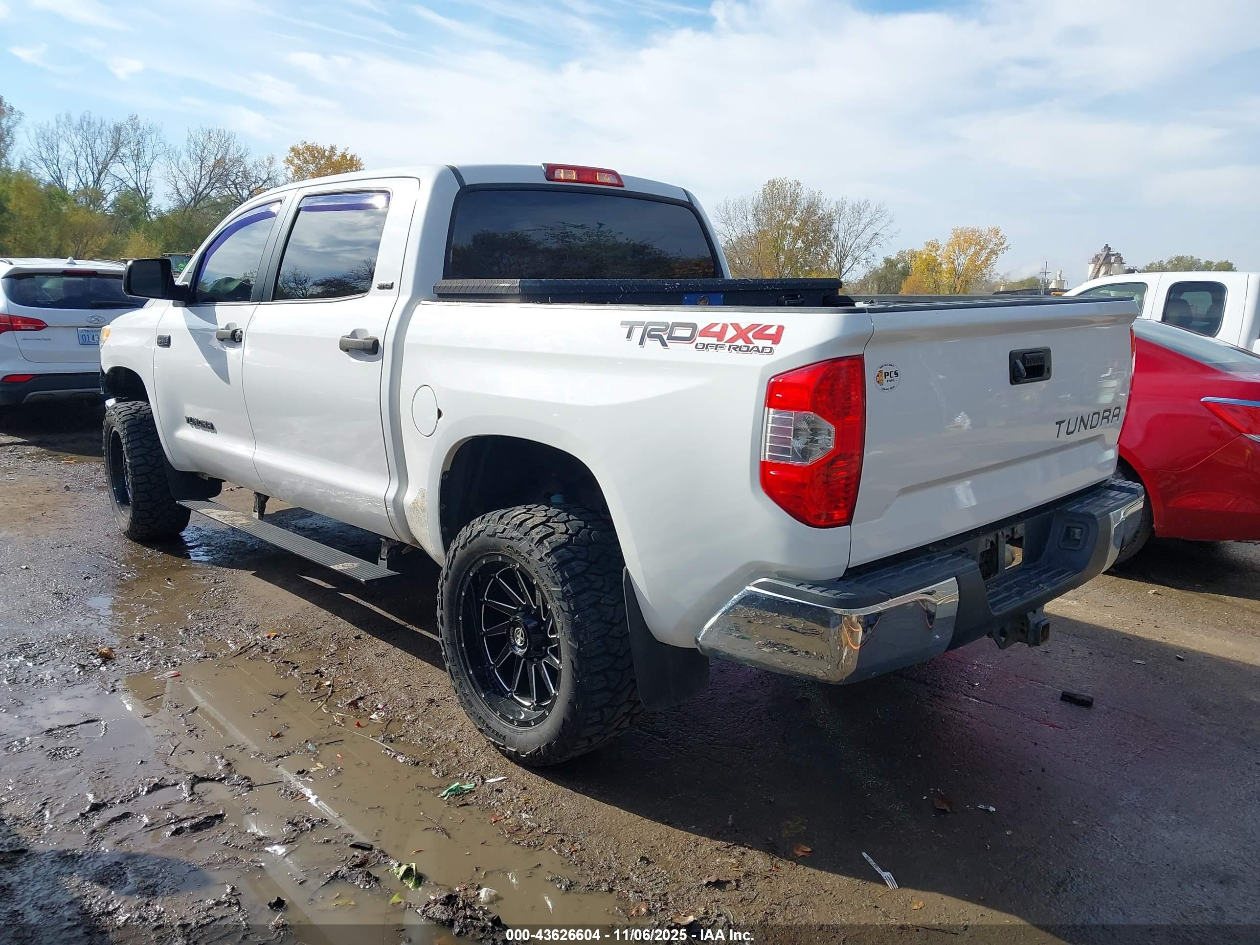 TOYOTA TUNDRA image 3